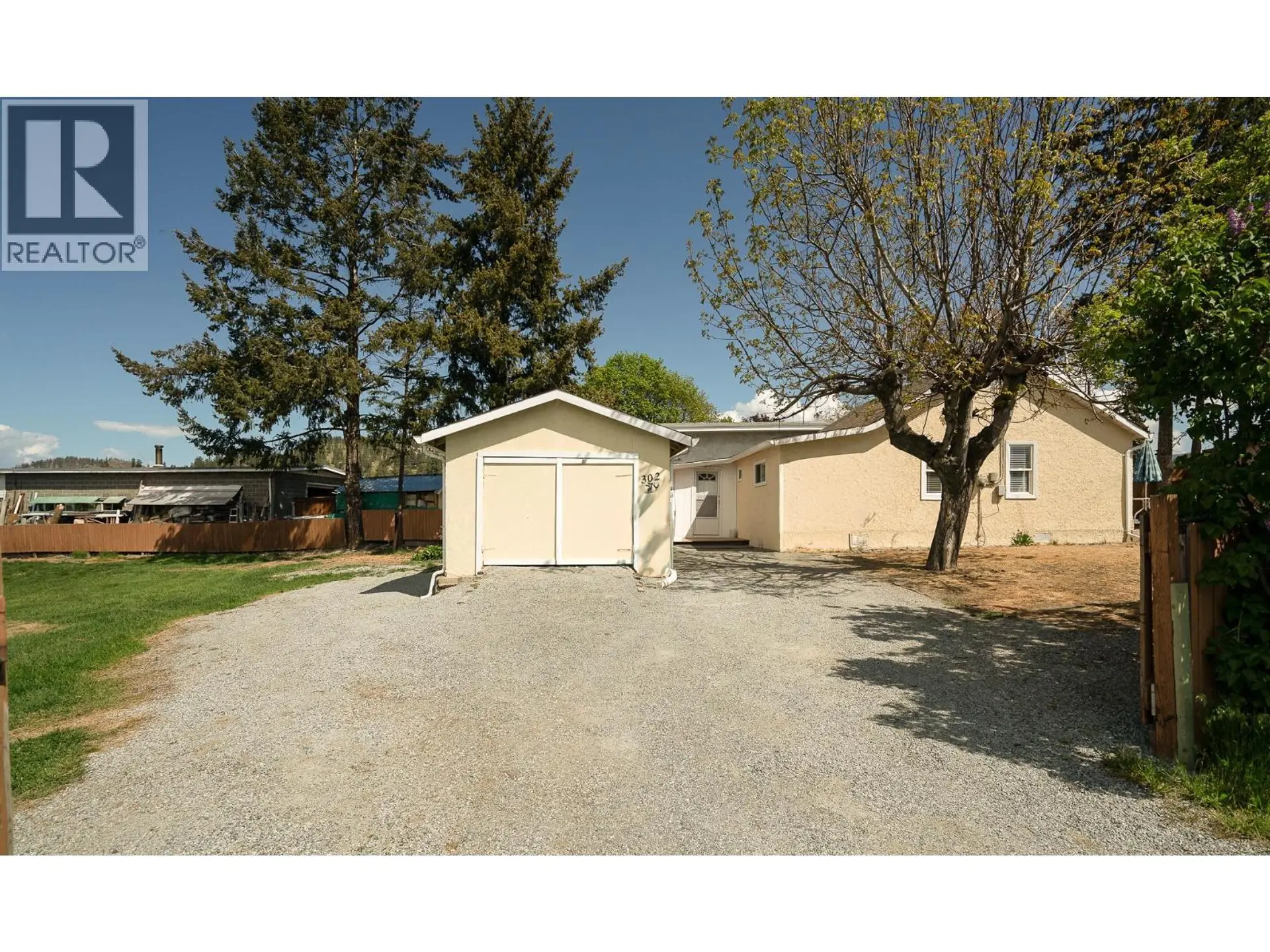 302 Valley Road N - Image 3