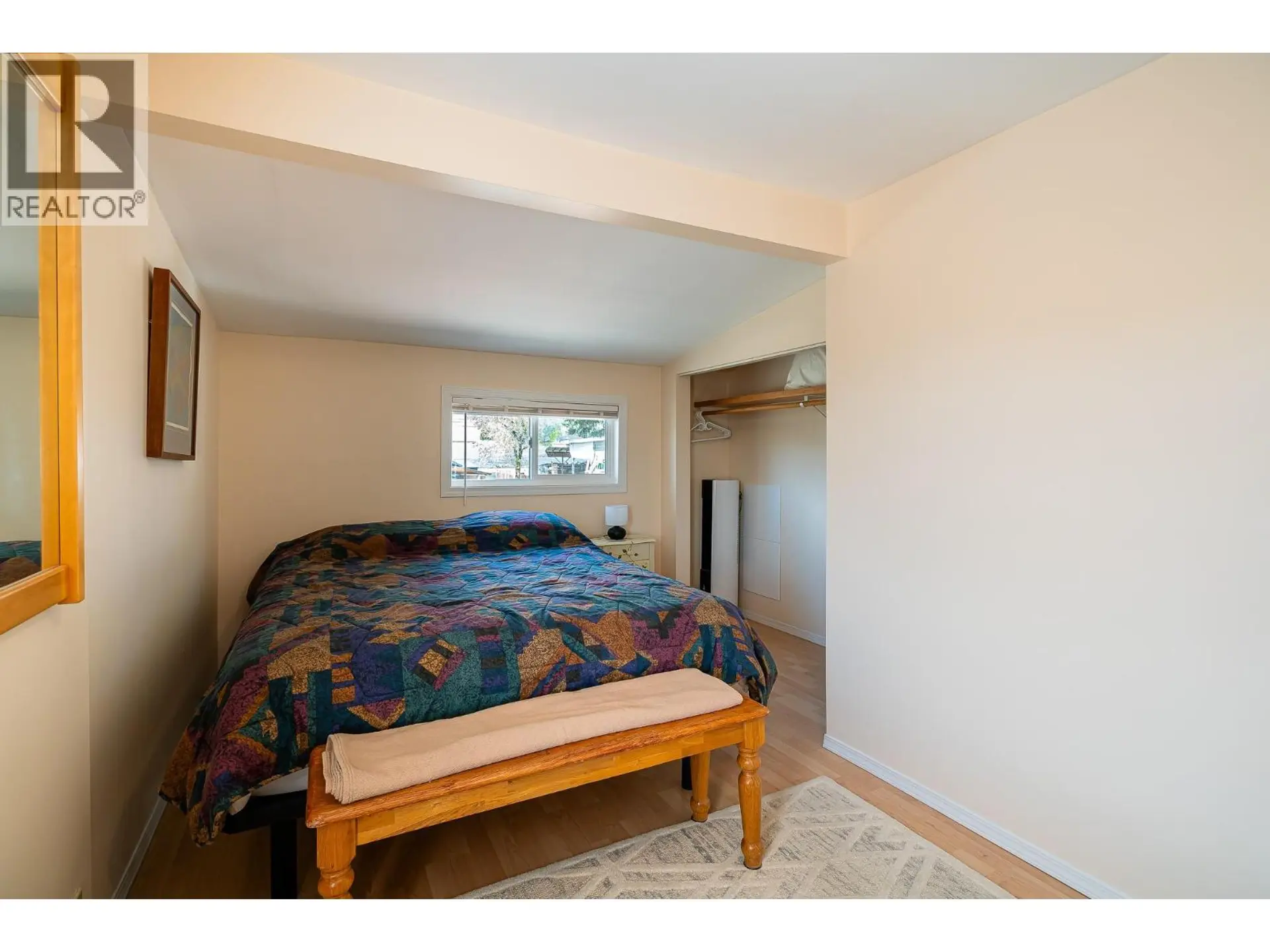 302 Valley Road N - Image 13