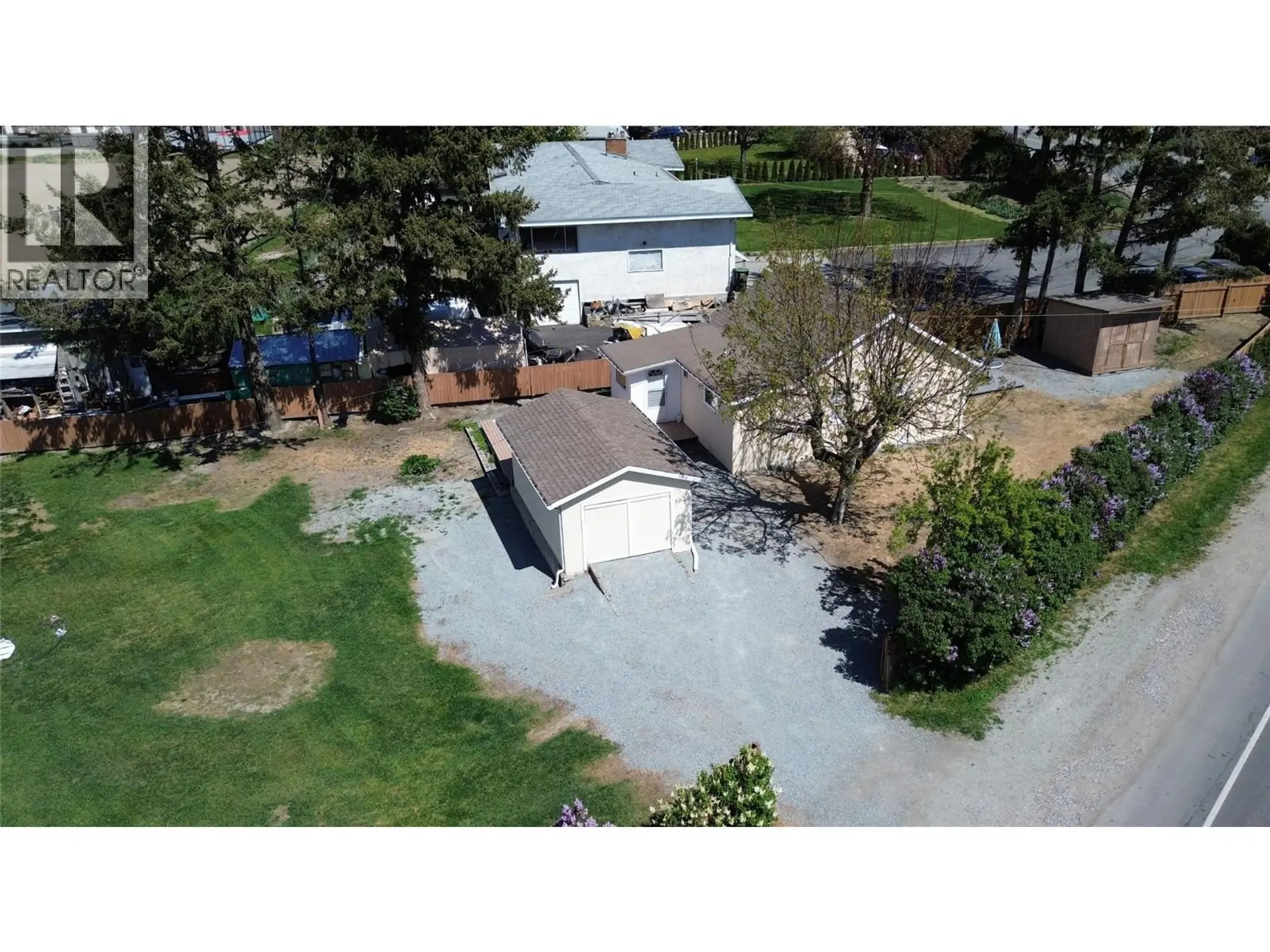 302 Valley Road N - Image 2