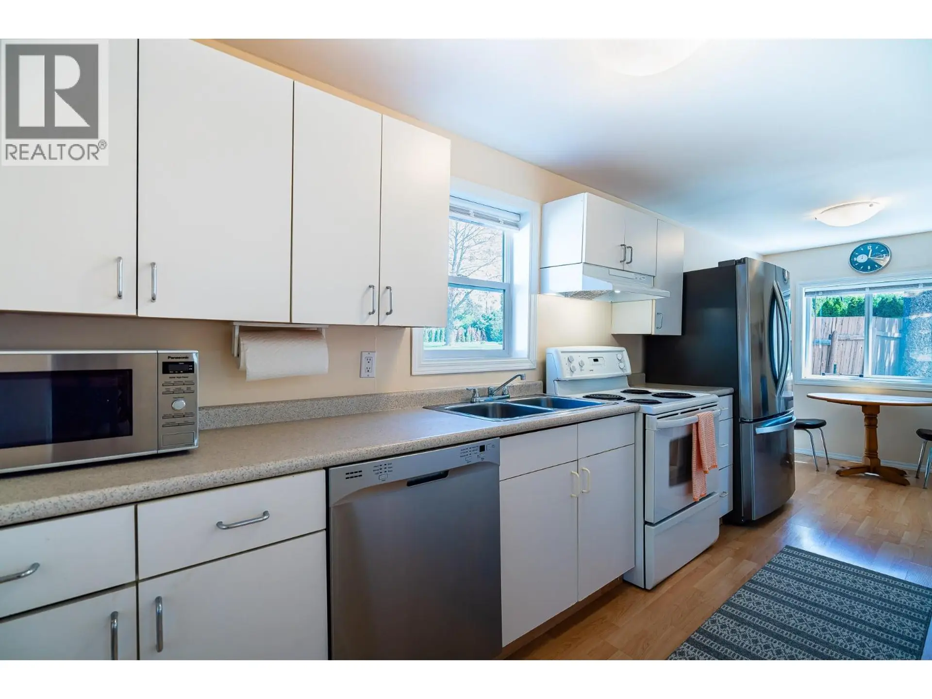 302 Valley Road N - Image 7