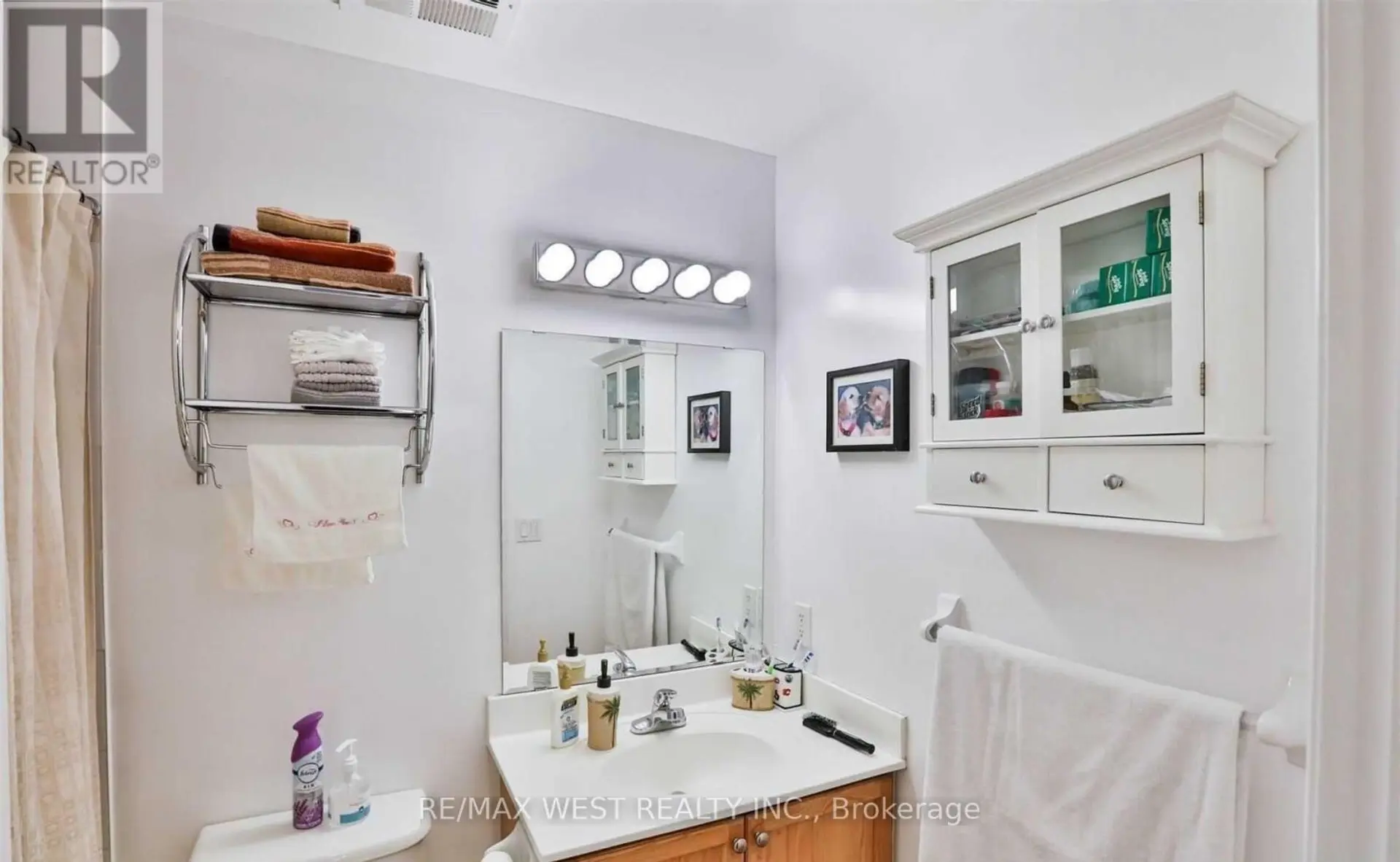 #GV-108 330 PRINCESS ROYAL DRIVE - Image 17