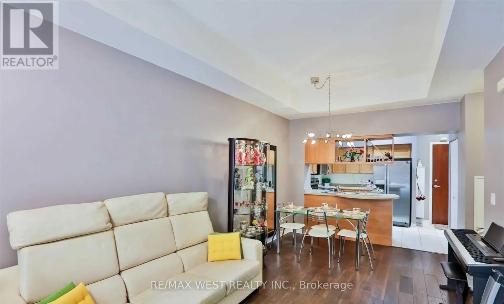 #GV-108 330 PRINCESS ROYAL DRIVE - Image 4
