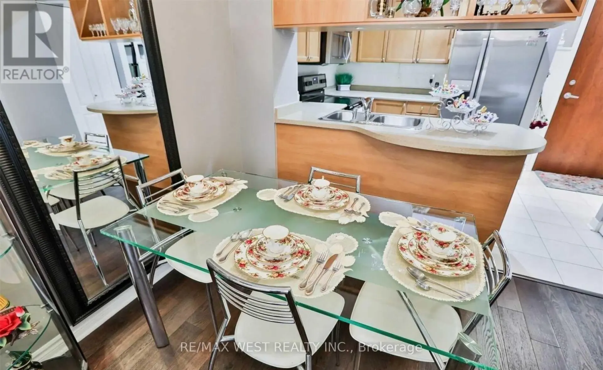 #GV-108 330 PRINCESS ROYAL DRIVE - Image 9