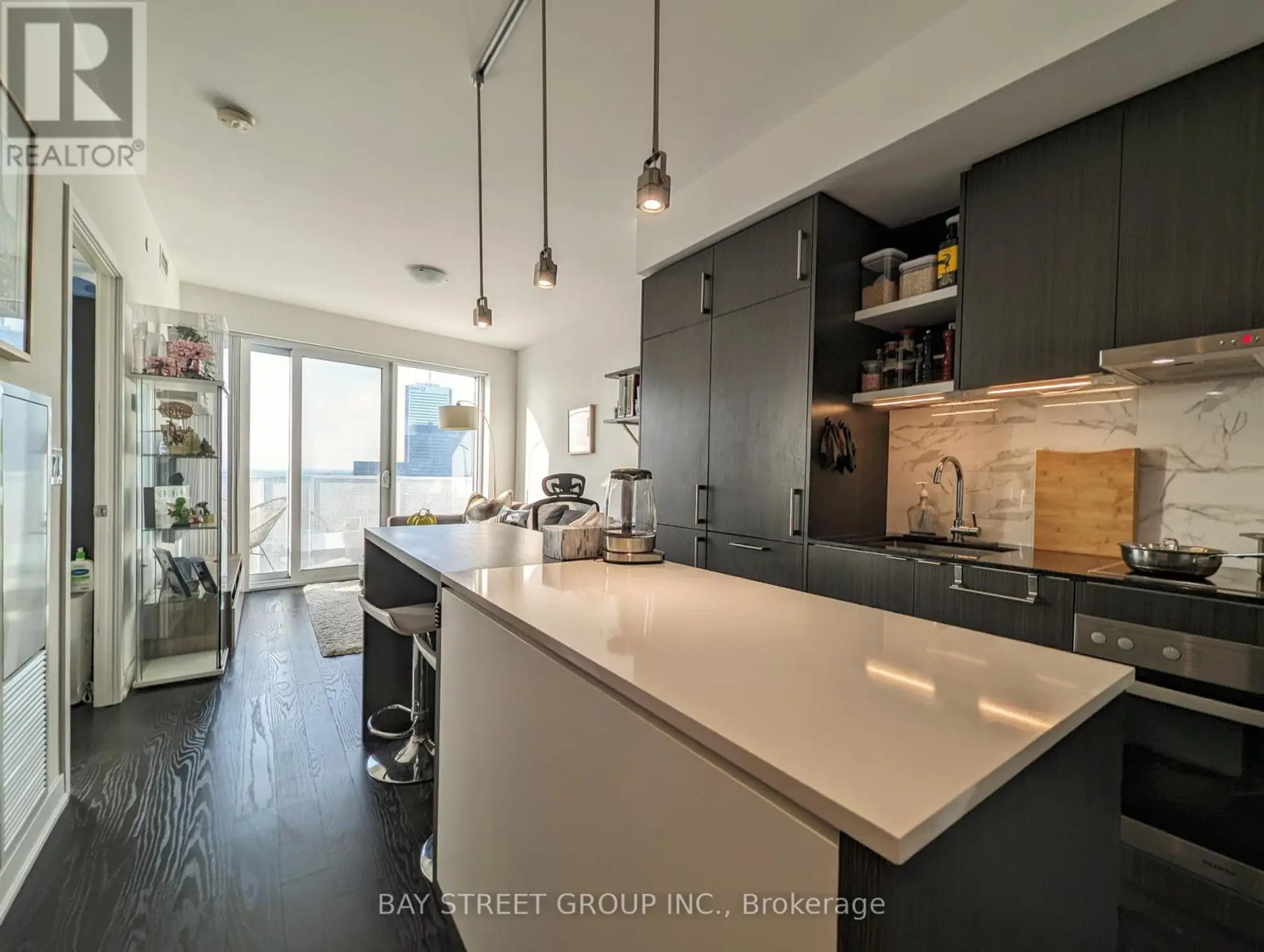 #6103 100 HARBOUR STREET - Image 2