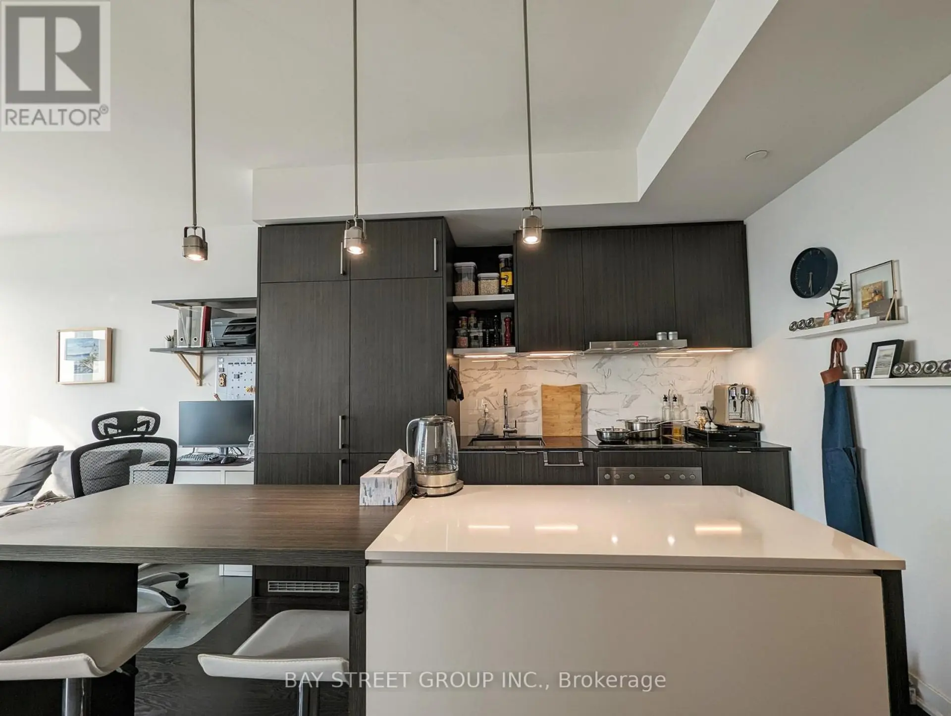 #6103 100 HARBOUR STREET - Image 4