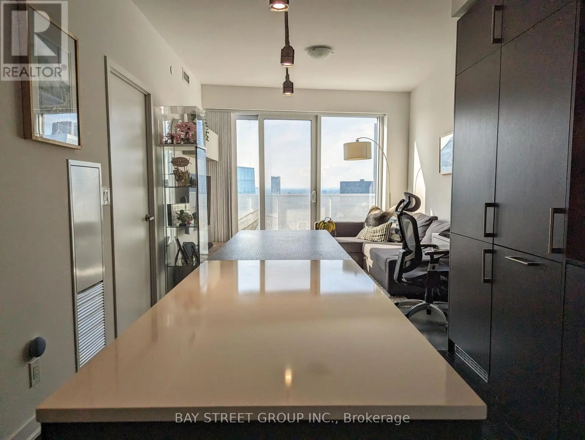 #6103 100 HARBOUR STREET - Image 6
