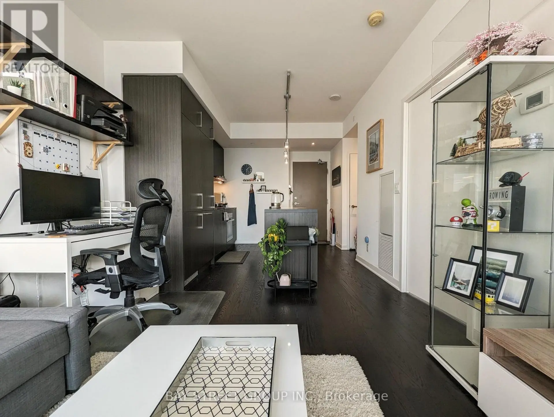 #6103 100 HARBOUR STREET - Image 8
