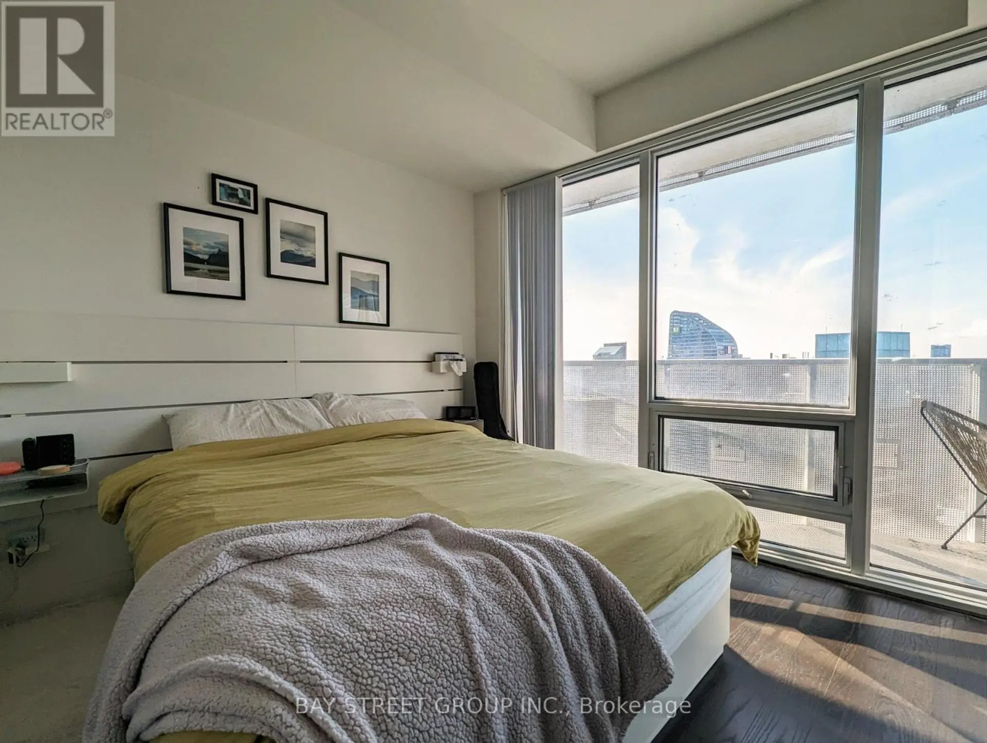 #6103 100 HARBOUR STREET - Image 9