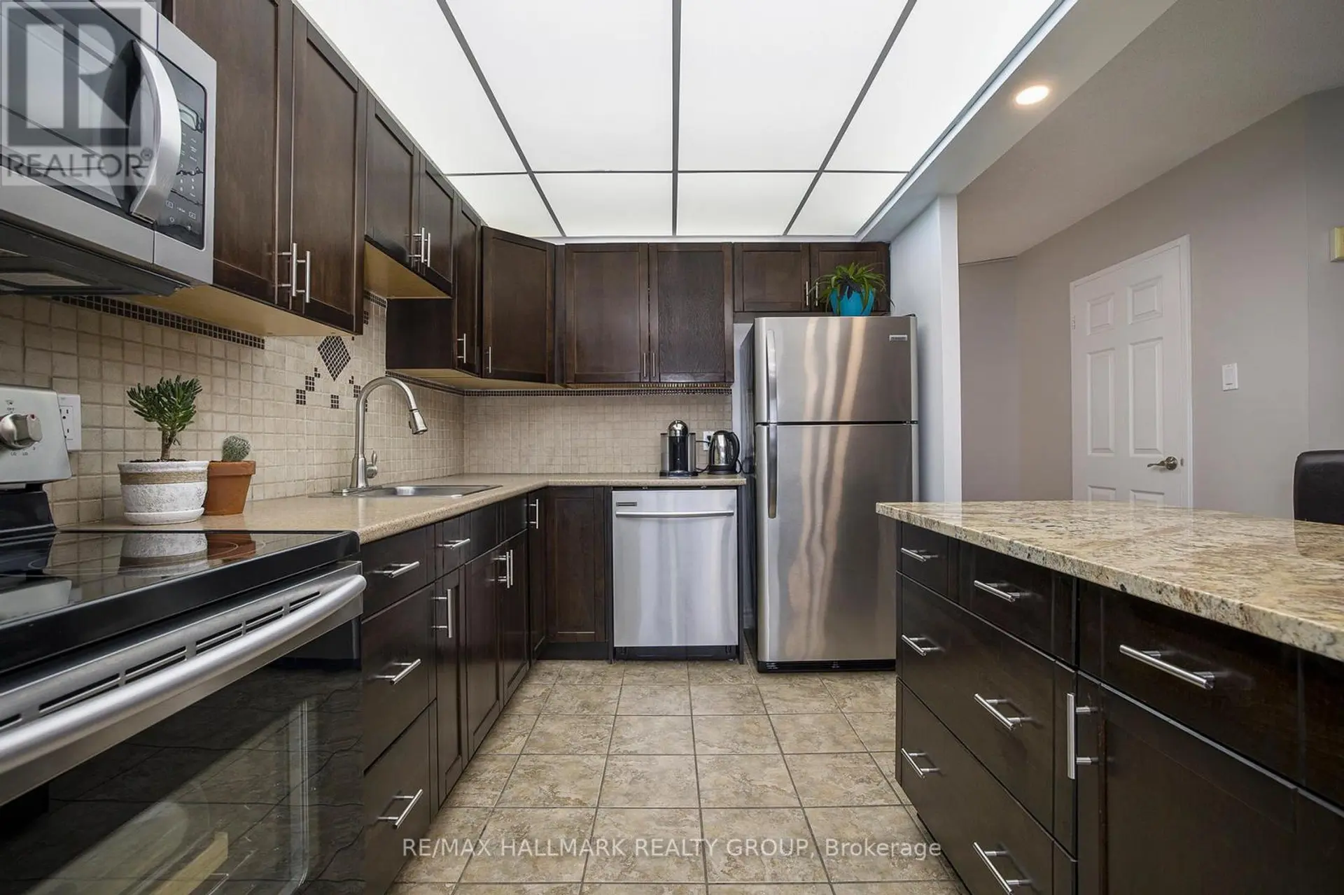 #1005 1380 PRINCE OF WALES DRIVE - Image 10
