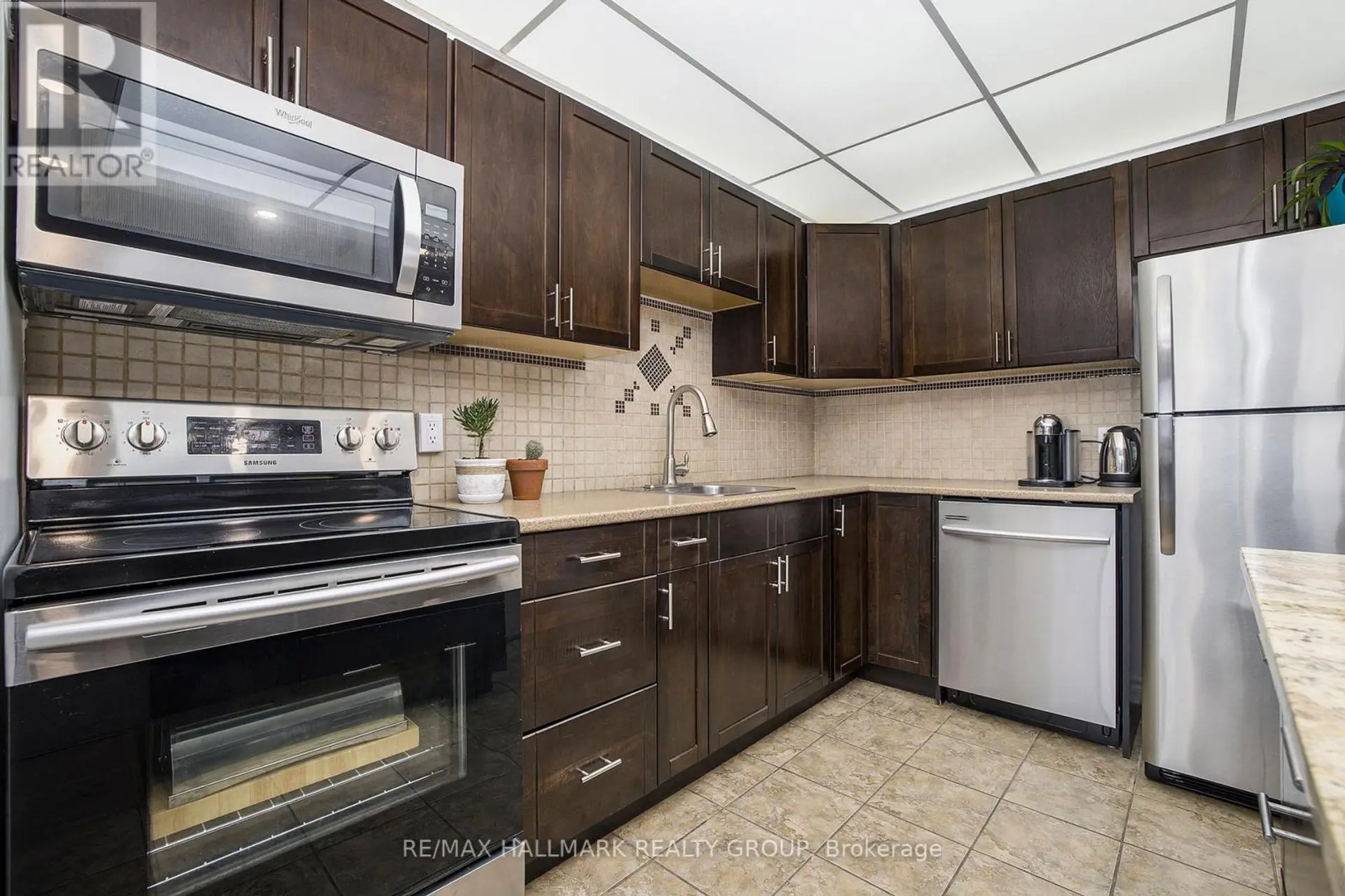 #1005 1380 PRINCE OF WALES DRIVE - Image 9