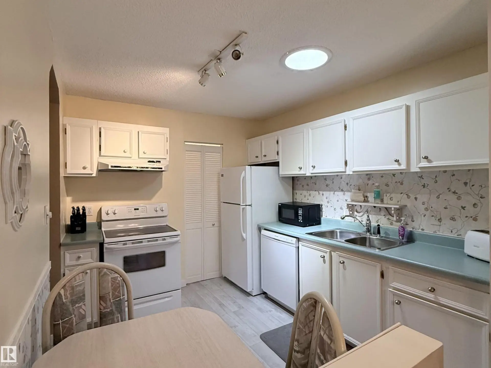 2071 SADDLEBACK RD NW - Image 7
