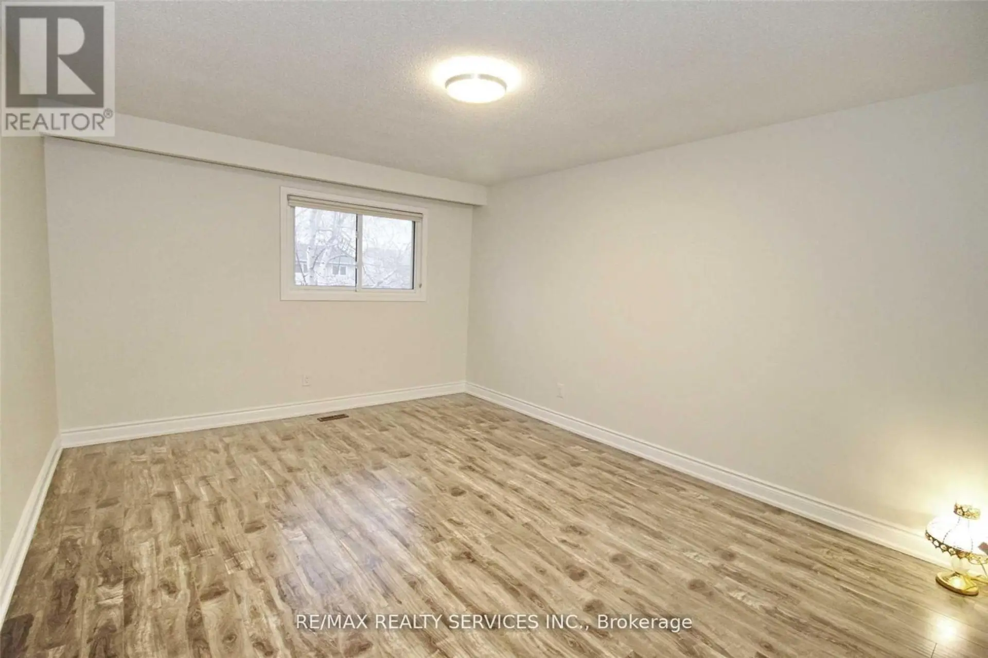 120 SIMMONS BOULEVARD - Image 10