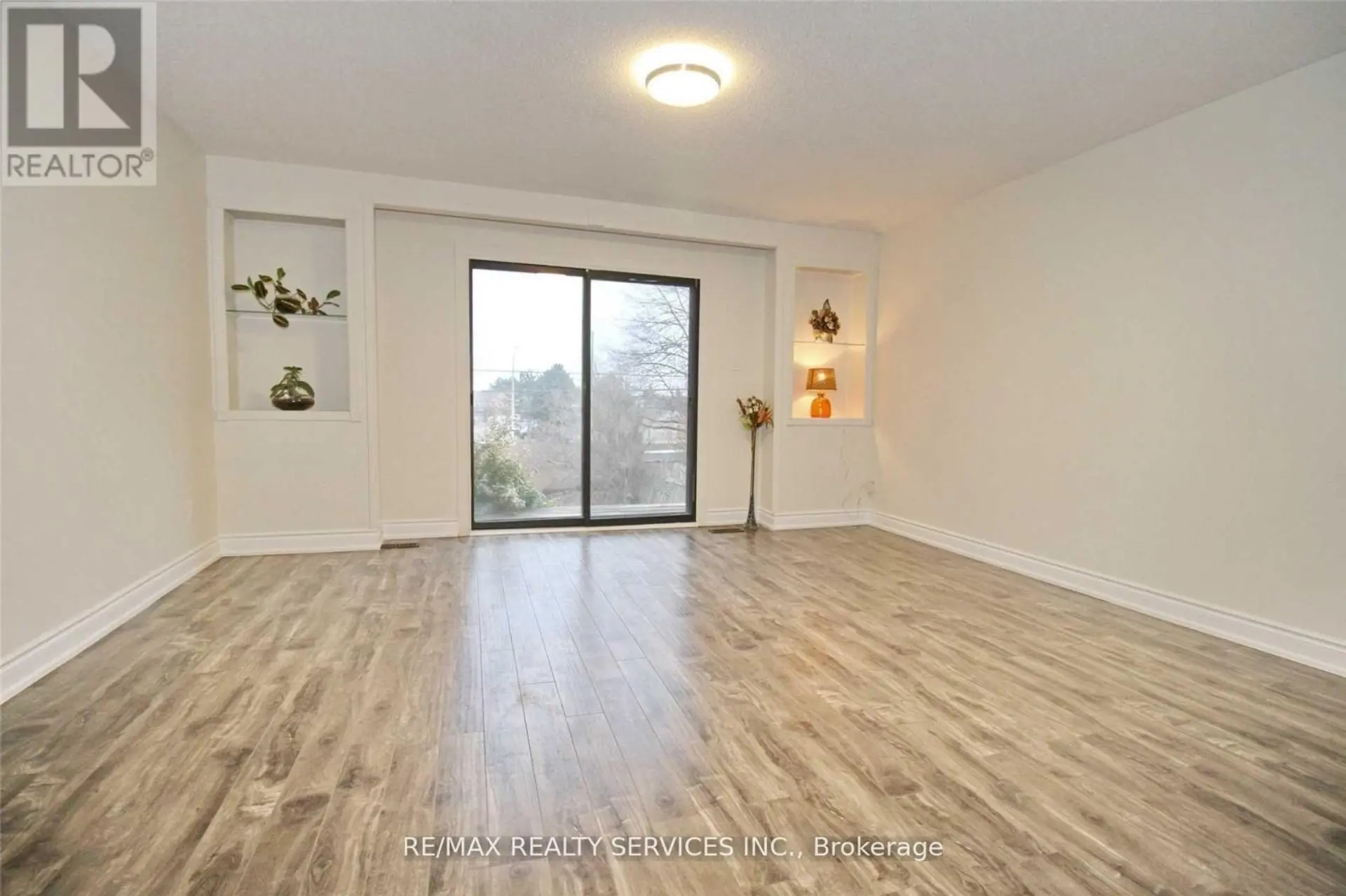 120 SIMMONS BOULEVARD - Image 7