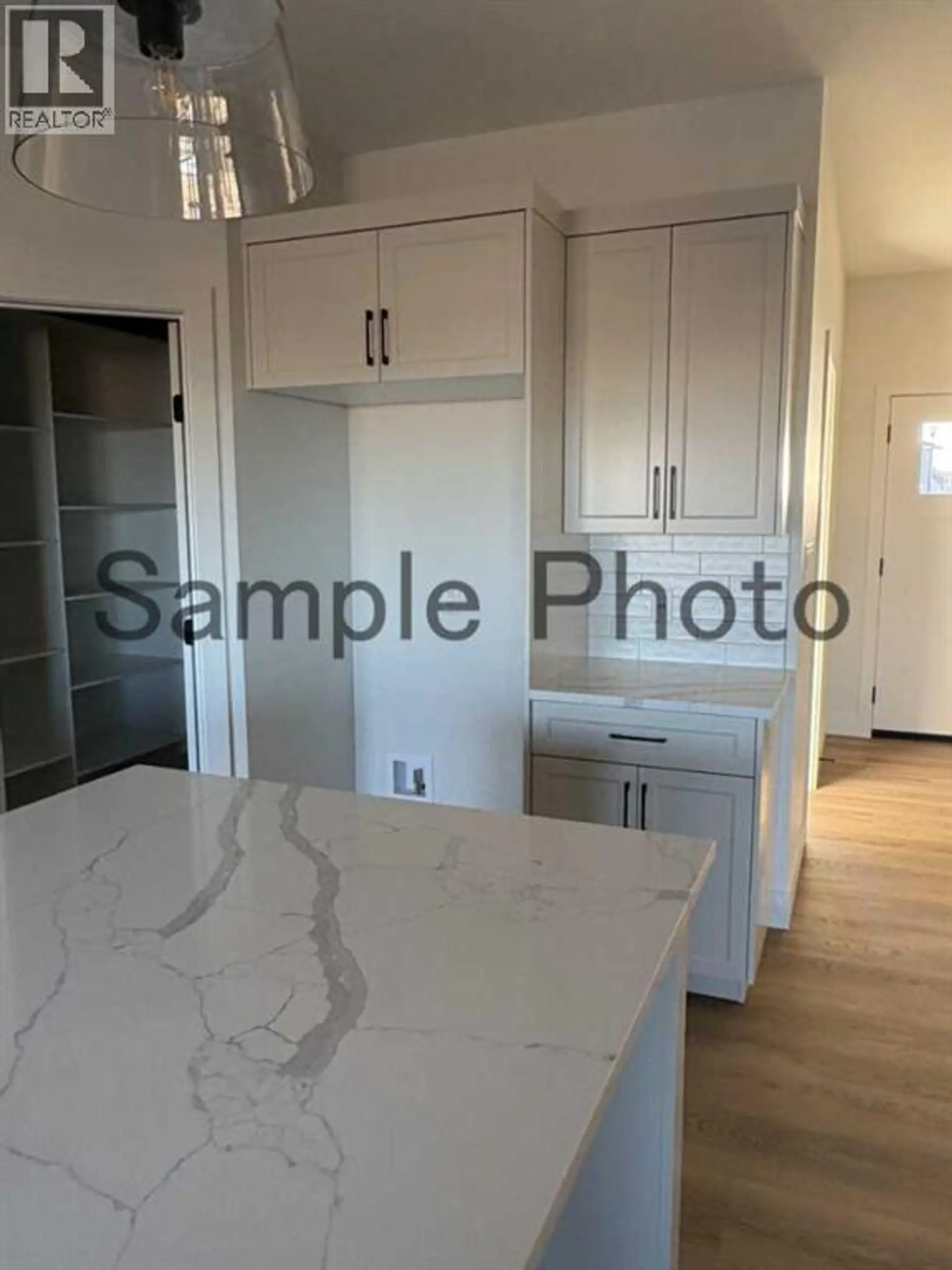 10656 147 Avenue - Image 11