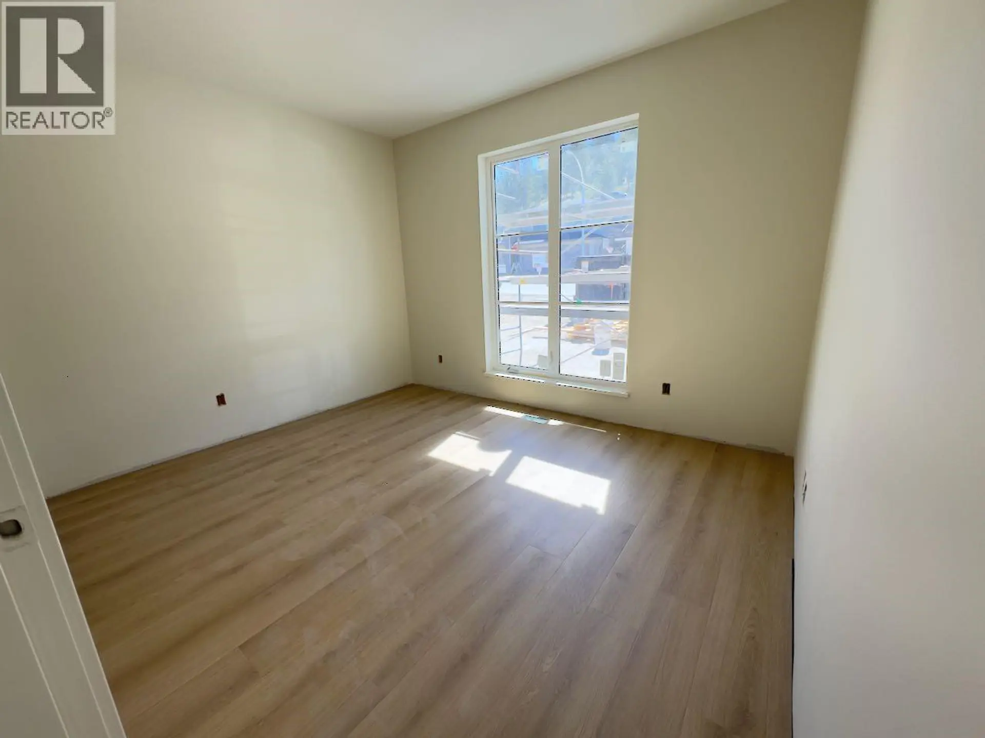 1660 Camas Court - Image 10