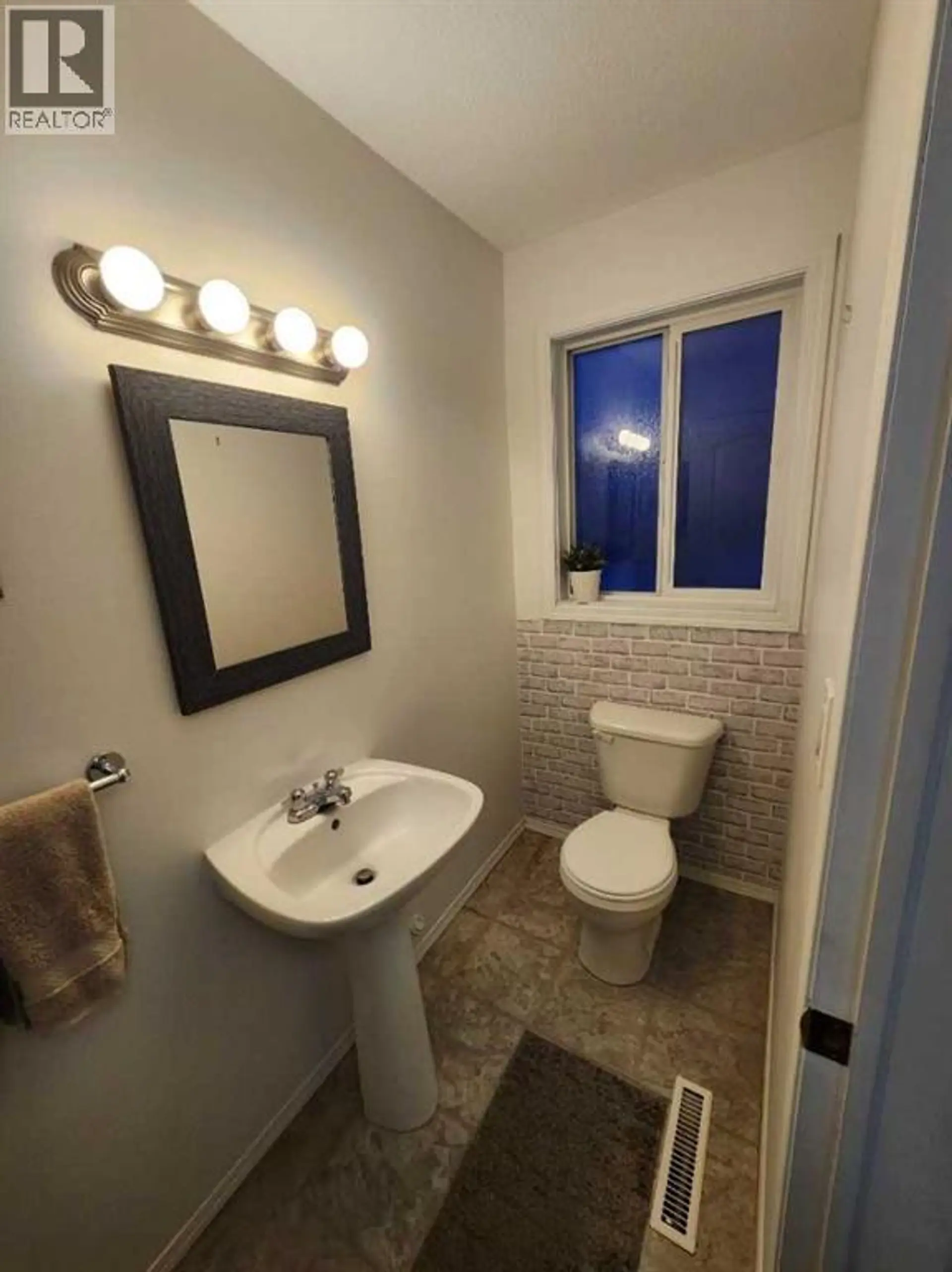 #Unit 3 1 Fir Street - Image 7