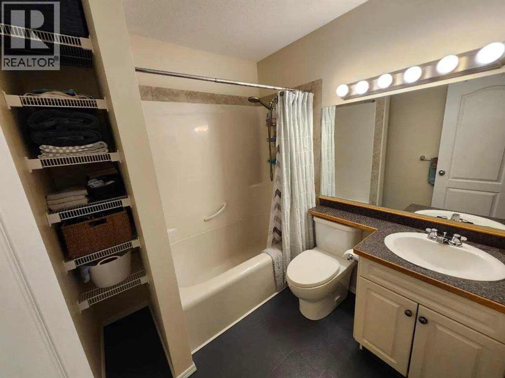 #Unit 3 1 Fir Street - Image 13