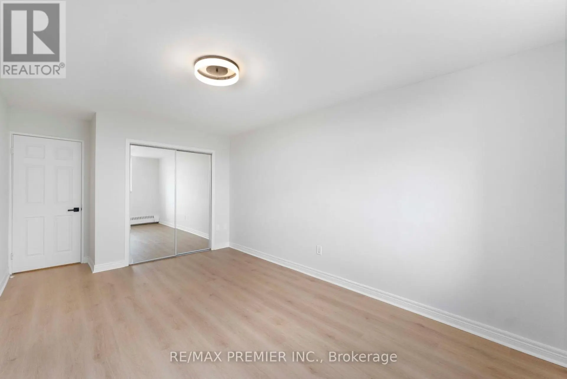 #105 5 FRITH ROAD - Image 14
