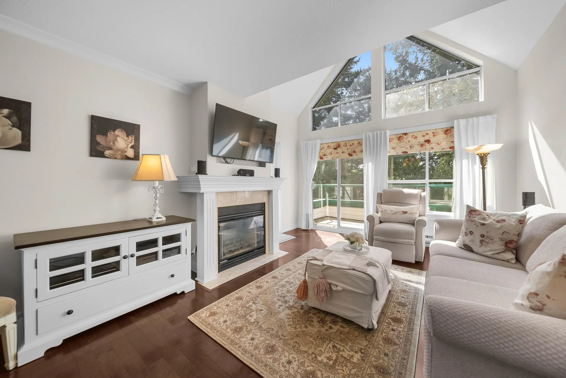 Property at #408 33280 E Bourquin Crescent, Abbotsford, BC