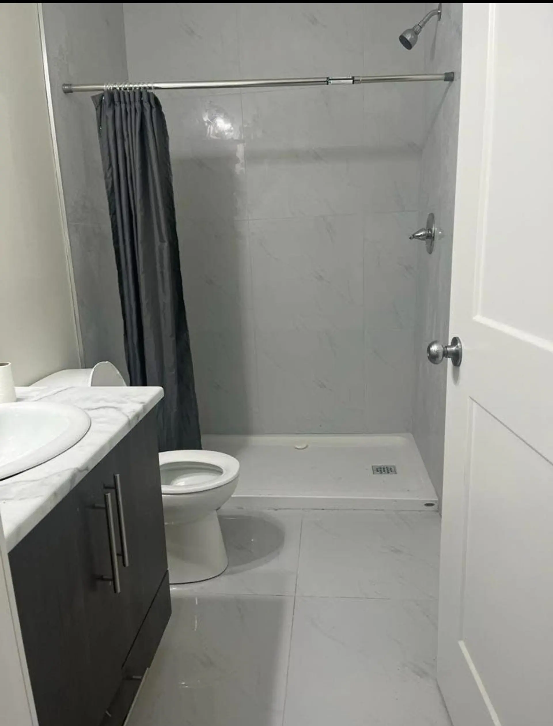 8561 Broadway - Image 3