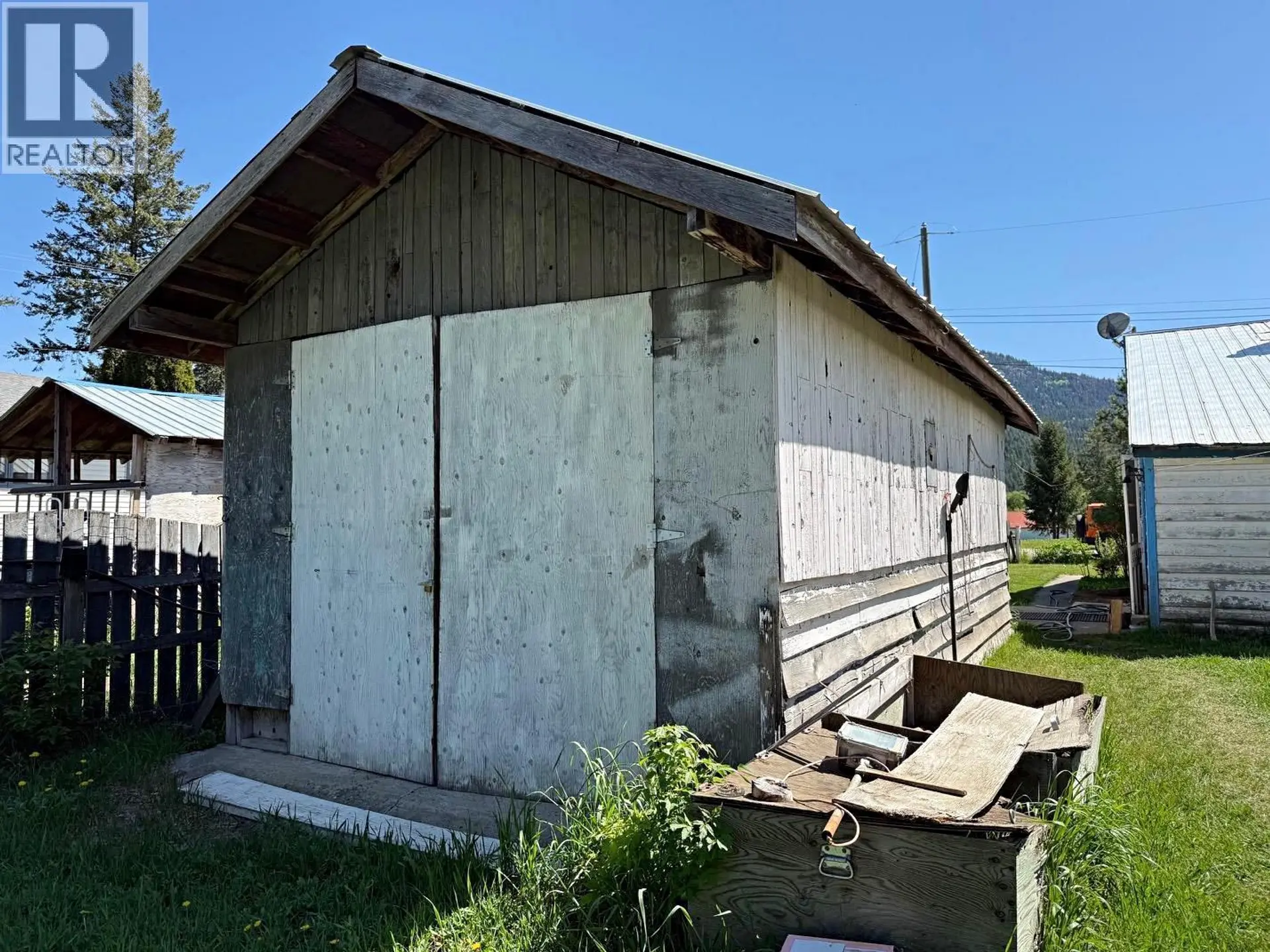 9889 Latremouille Street - Image 13