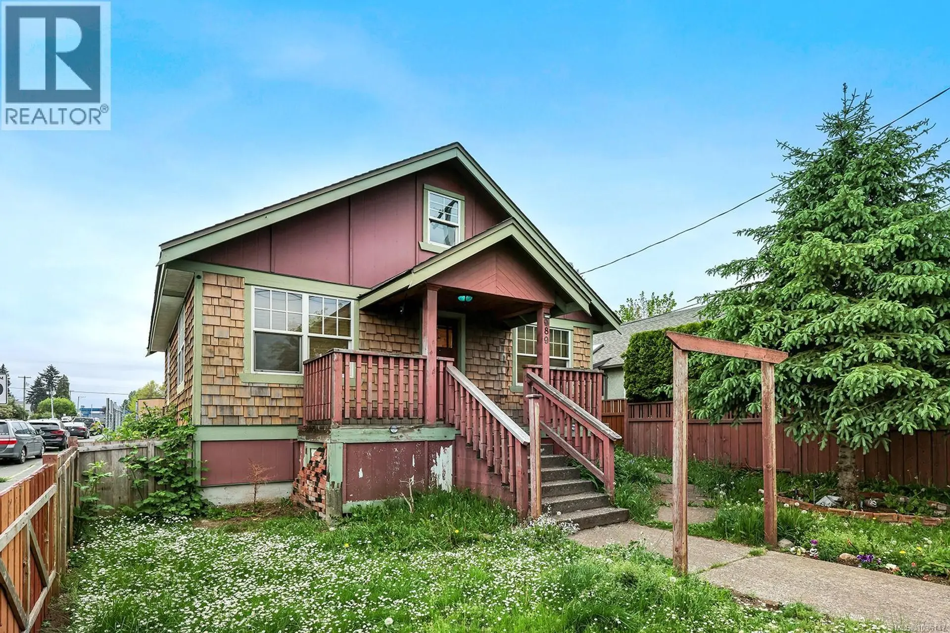 Property at 989 Fitzgerald Ave, Courtenay, BC