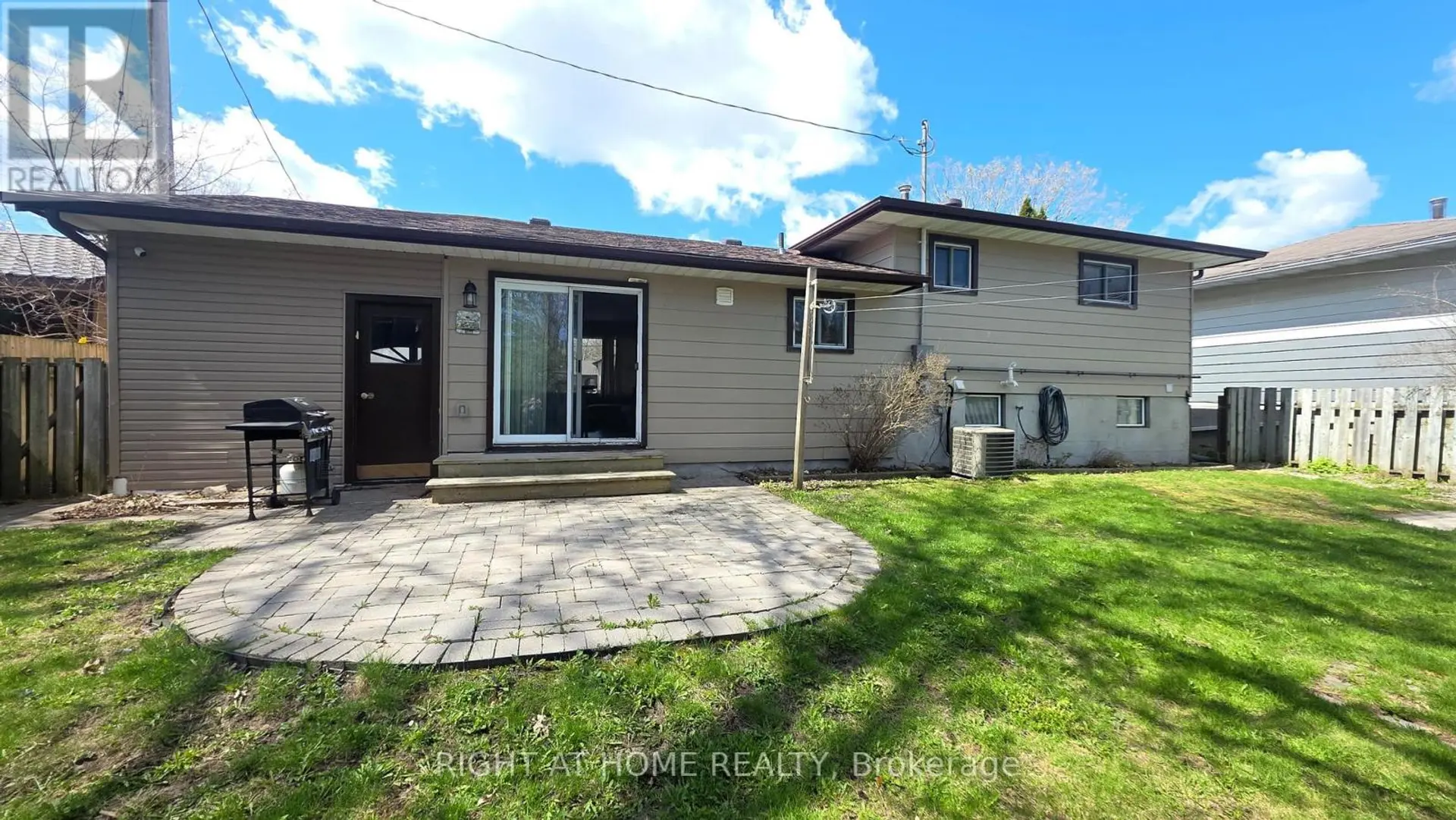 438 FOREST AVENUE S - Image 16