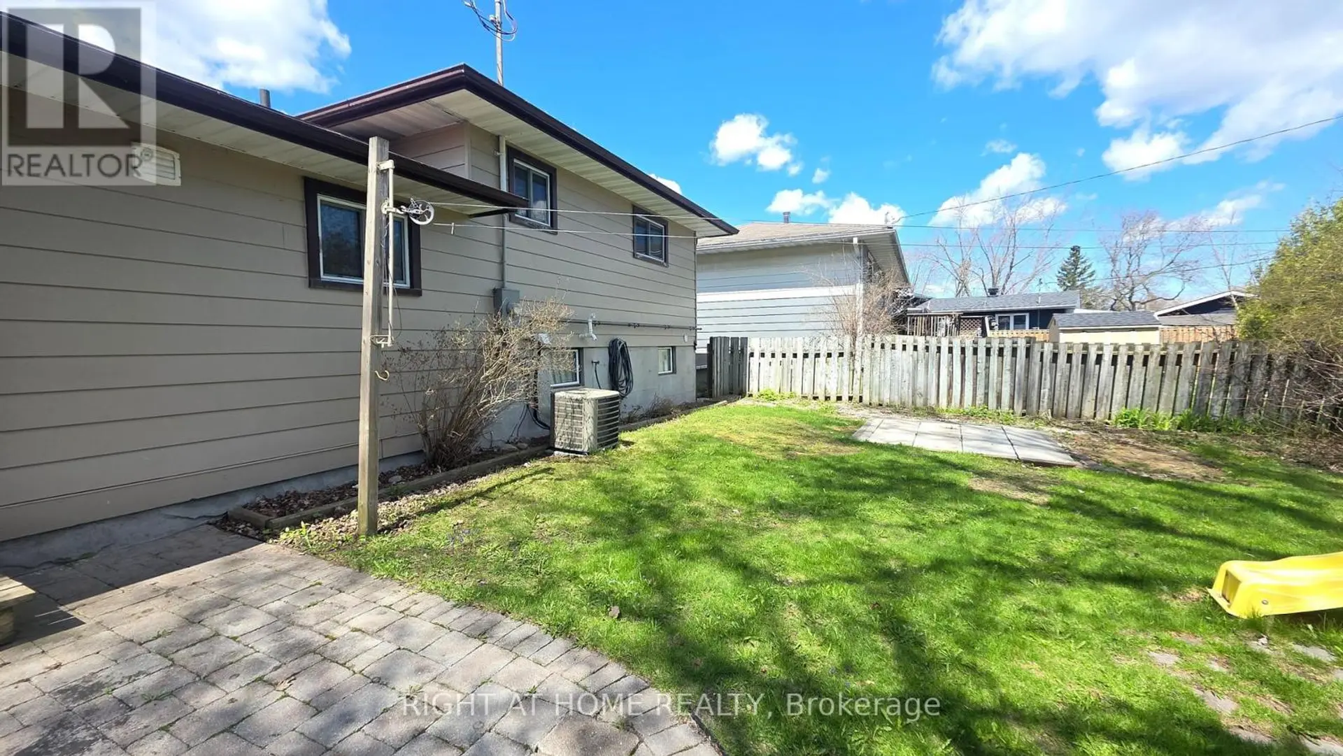 438 FOREST AVENUE S - Image 17
