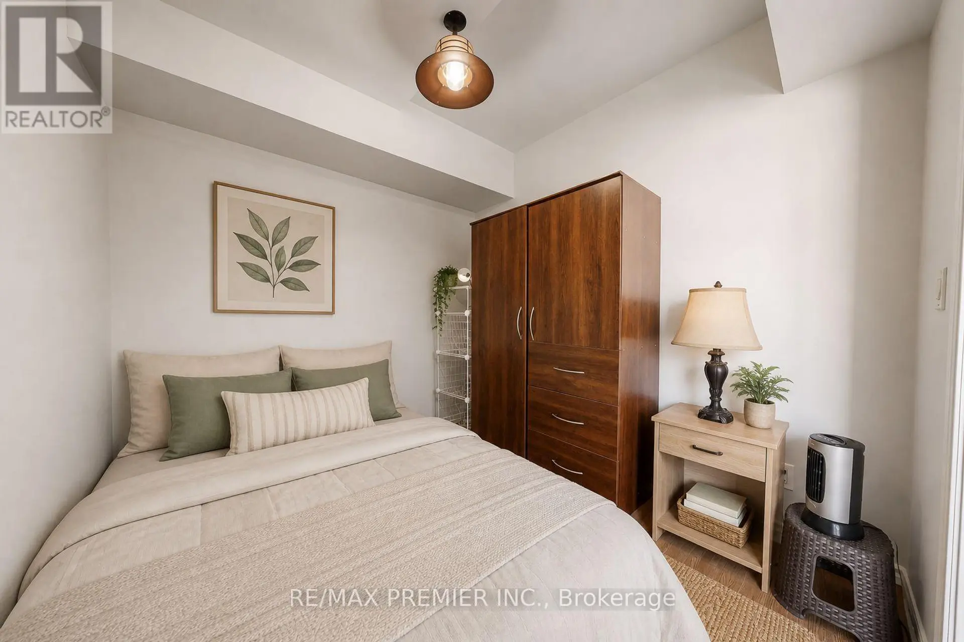 #2046 3033 FINCH AVENUE - Image 5