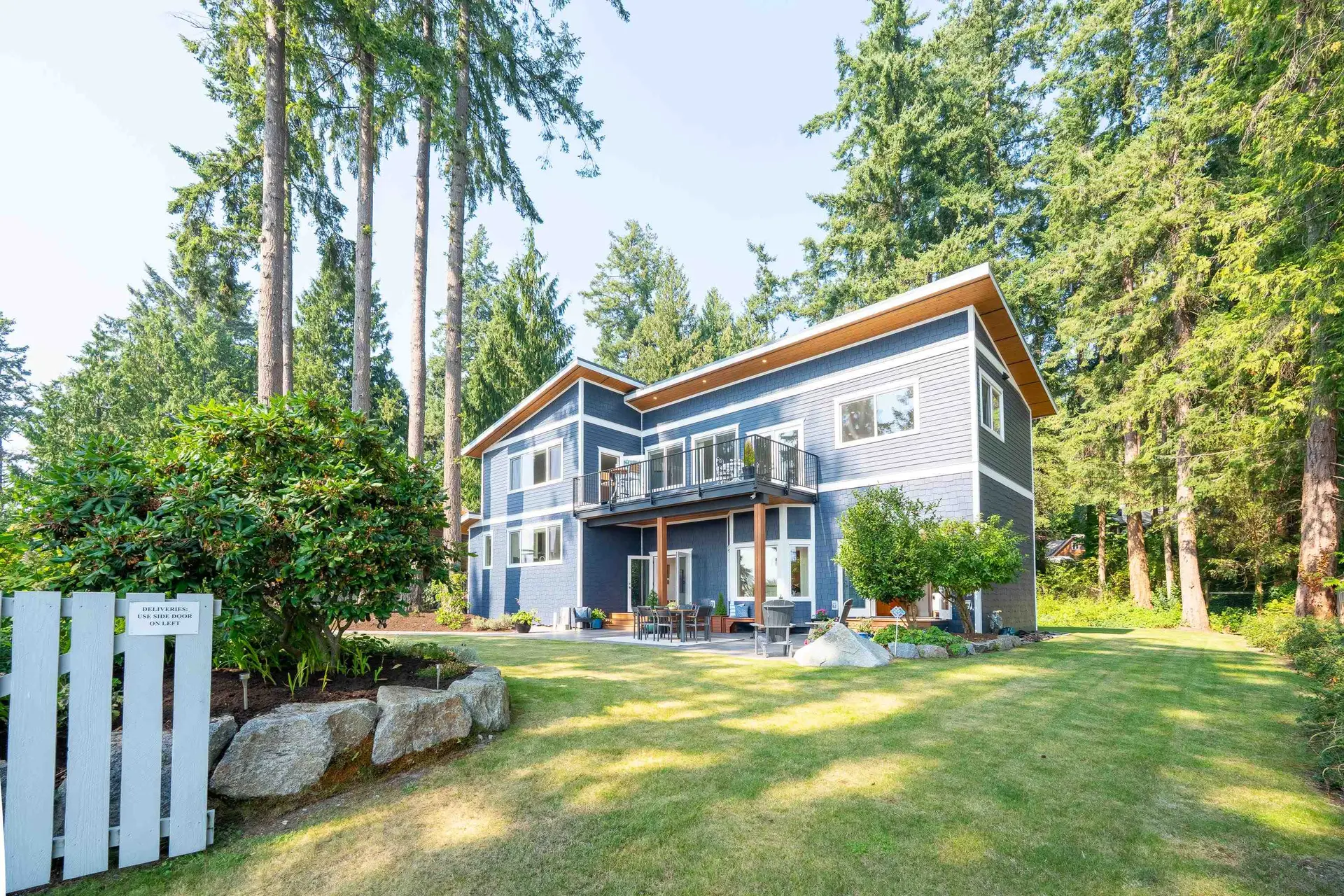 Property at 1590 Ocean Beach Esplanade, Gibsons, BC