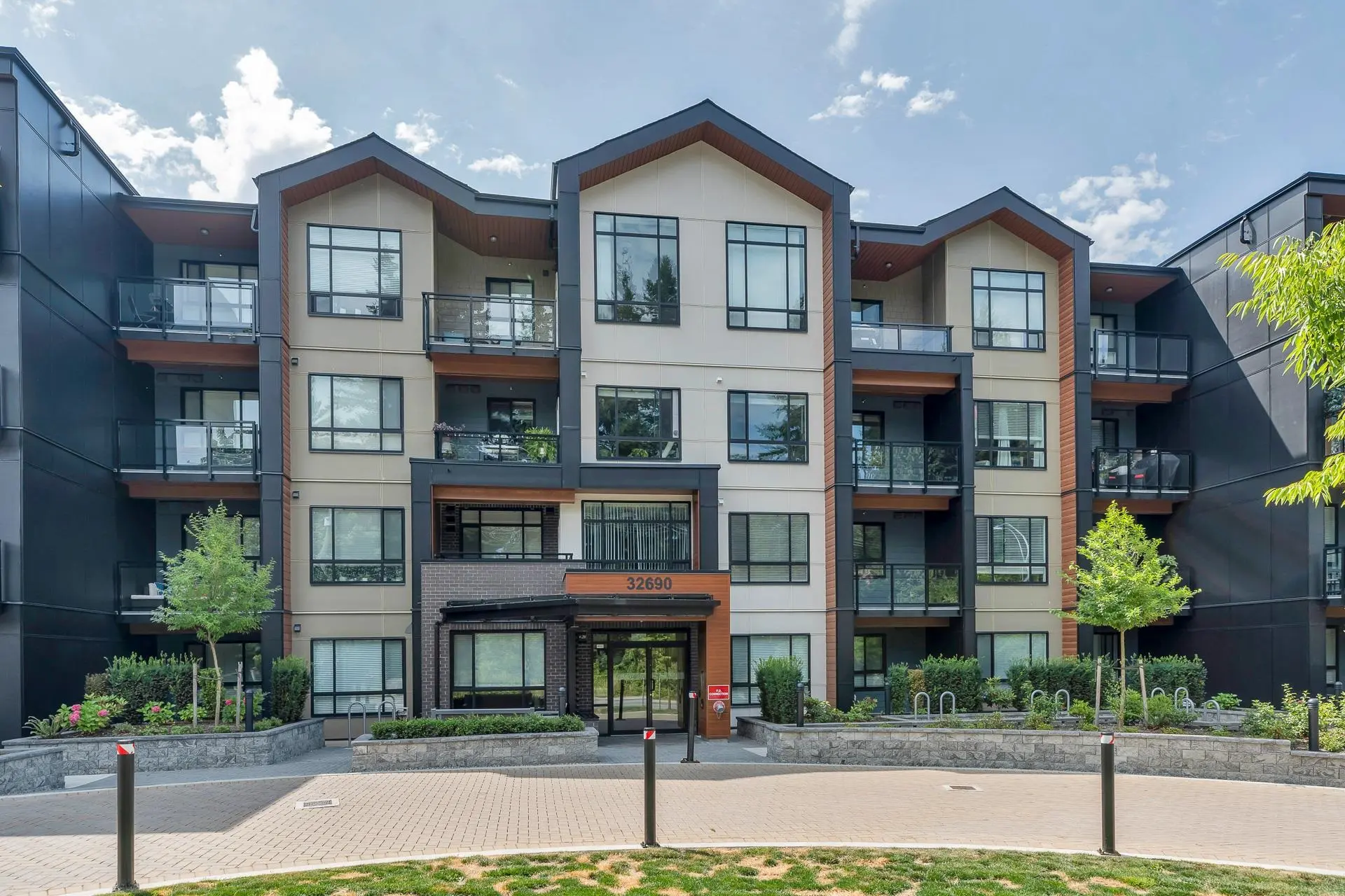Property at 319 32690 14 Avenue, Mission, BC