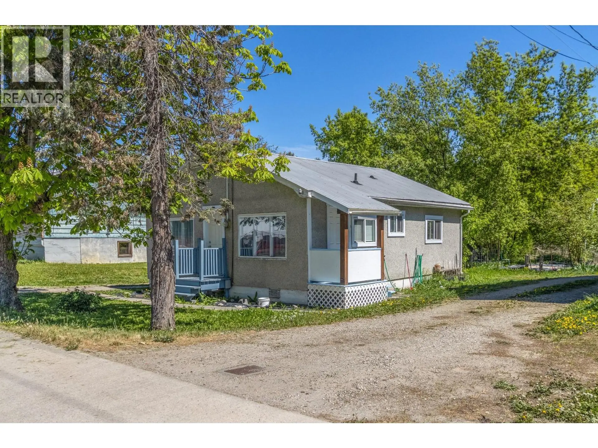 Property at 680 10 Street SW, Salmon Arm, BC