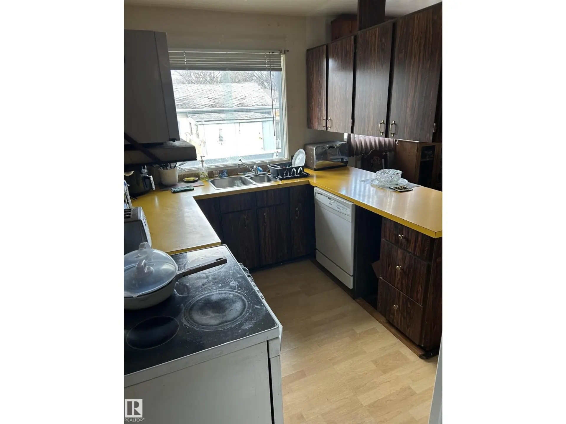 9612 75A ST NW - Image 8