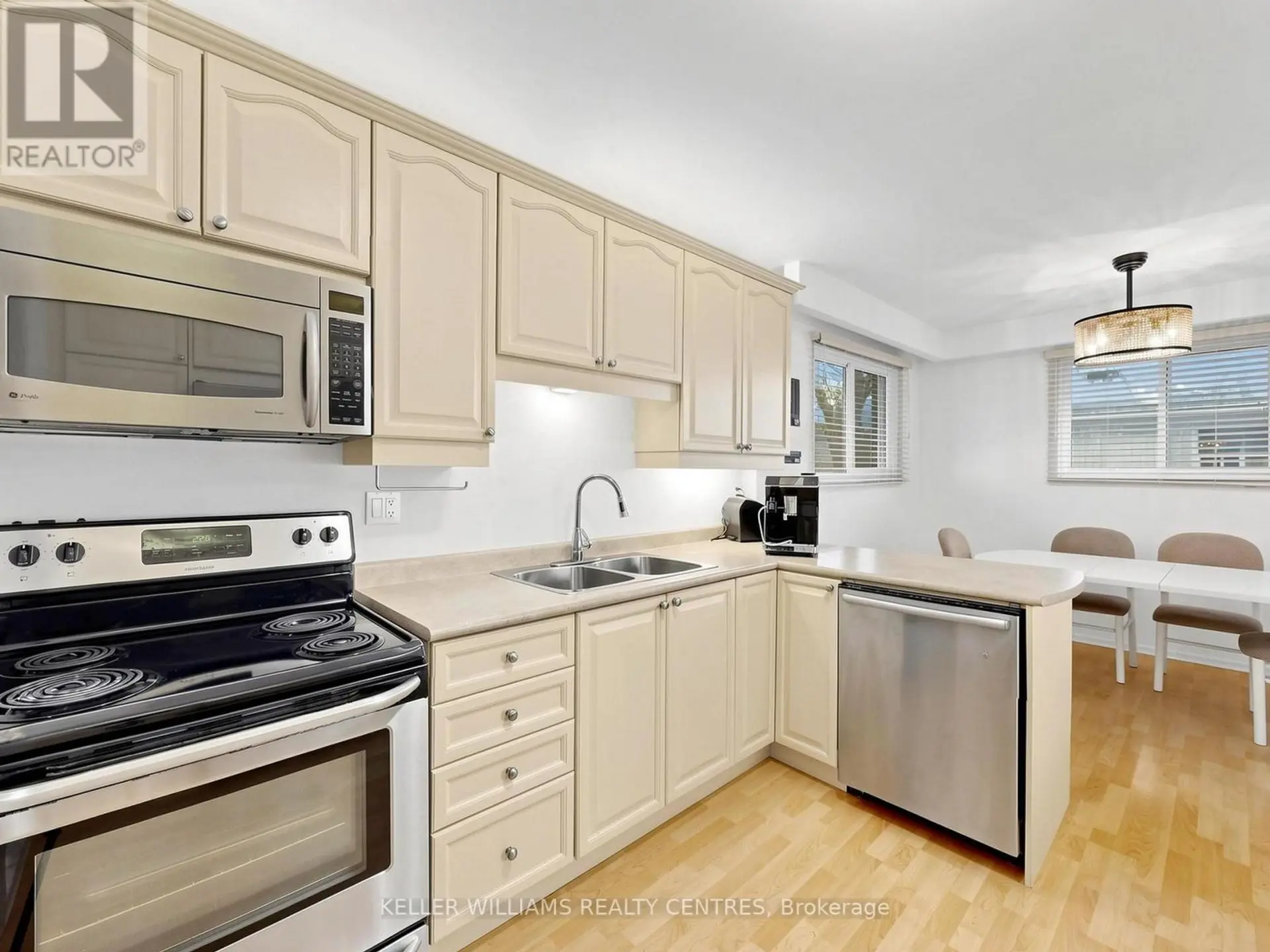 22 CORAL HARBOUR CRESCENT - Image 6