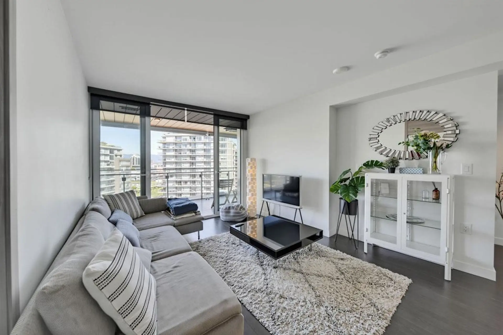 #1207 1768 Cook Street - Image 4