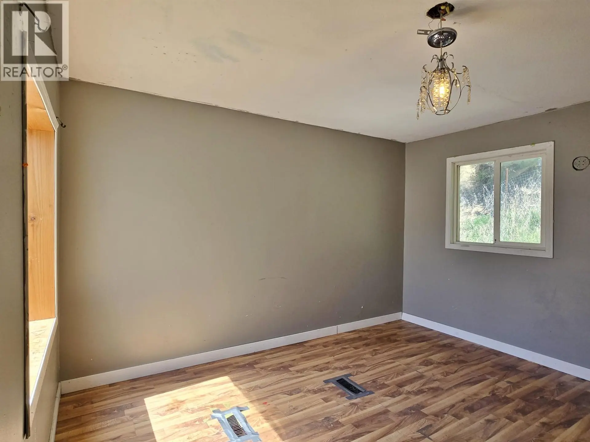 #17 560 SODA CREEK ROAD - Image 13