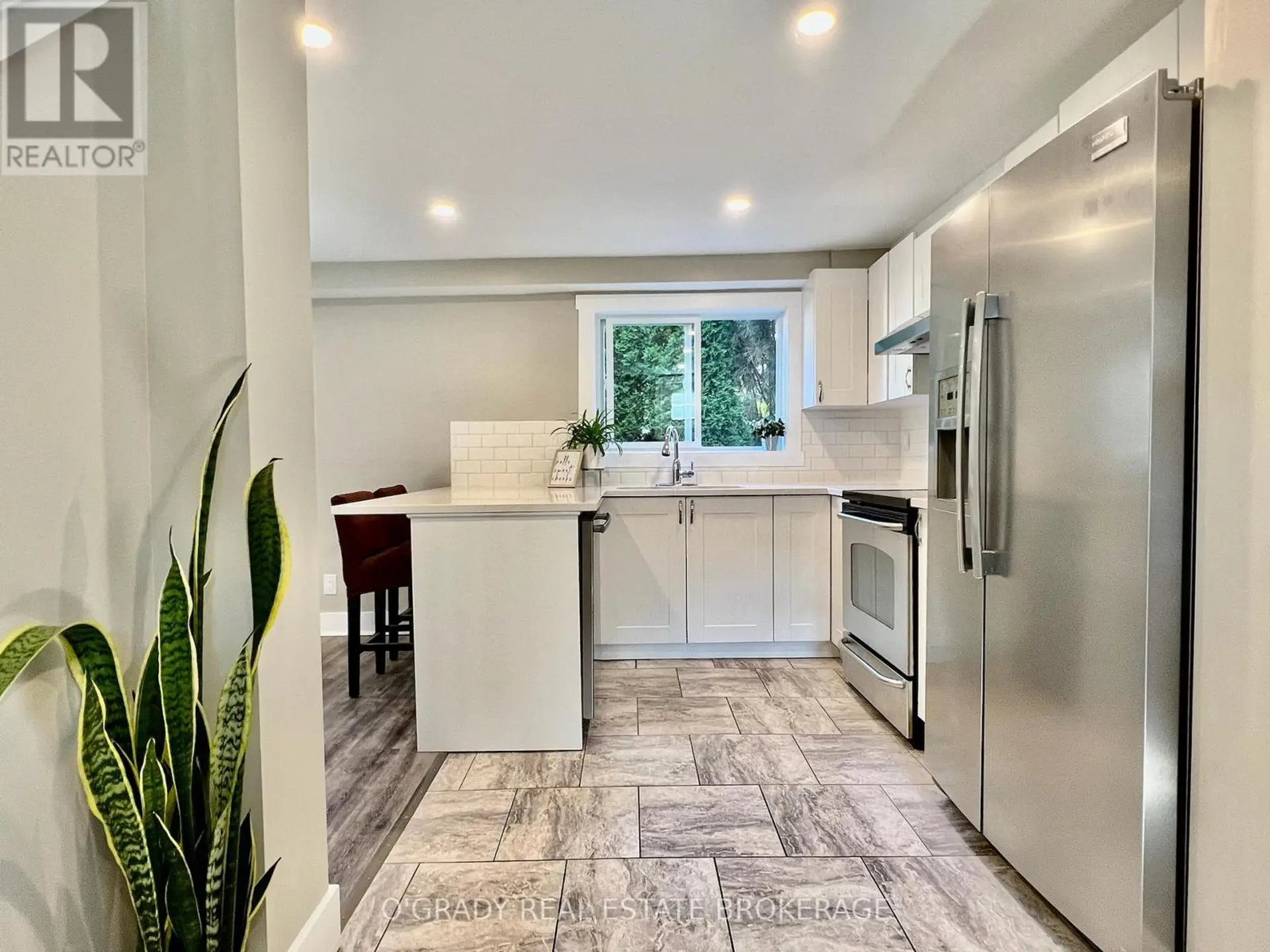 8 EDWARD LANE - Image 6