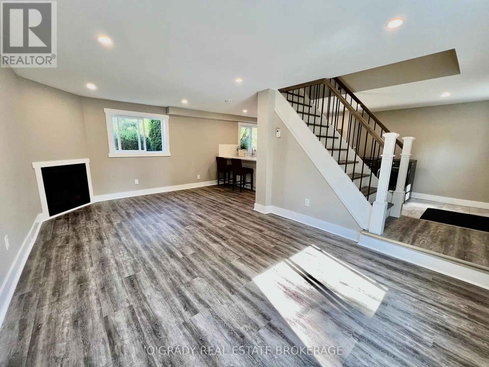 8 EDWARD LANE - Image 9