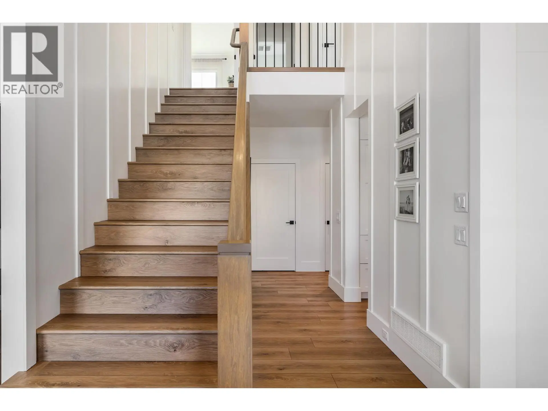 715 Lake Court - Image 12