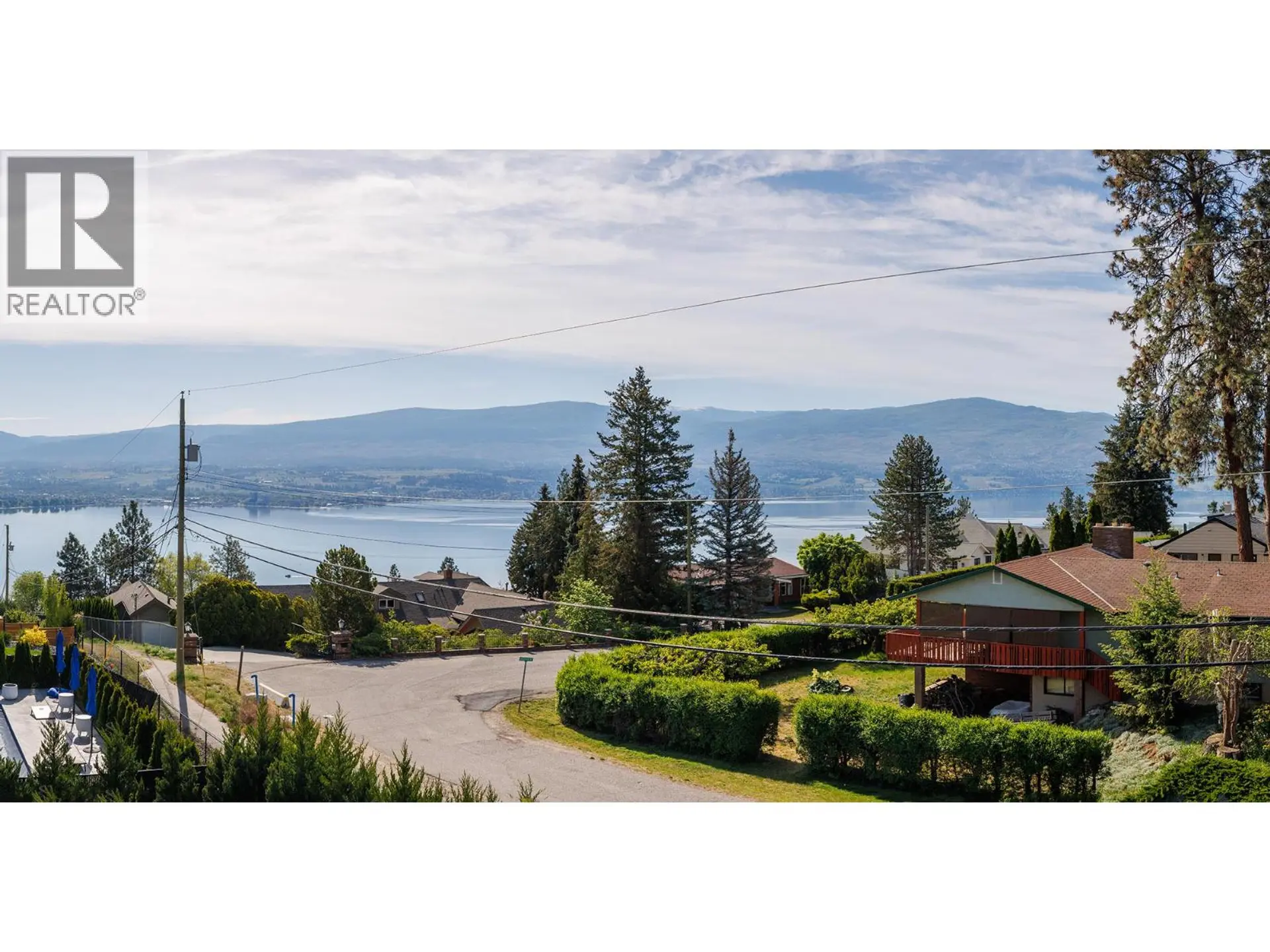 715 Lake Court - Image 15