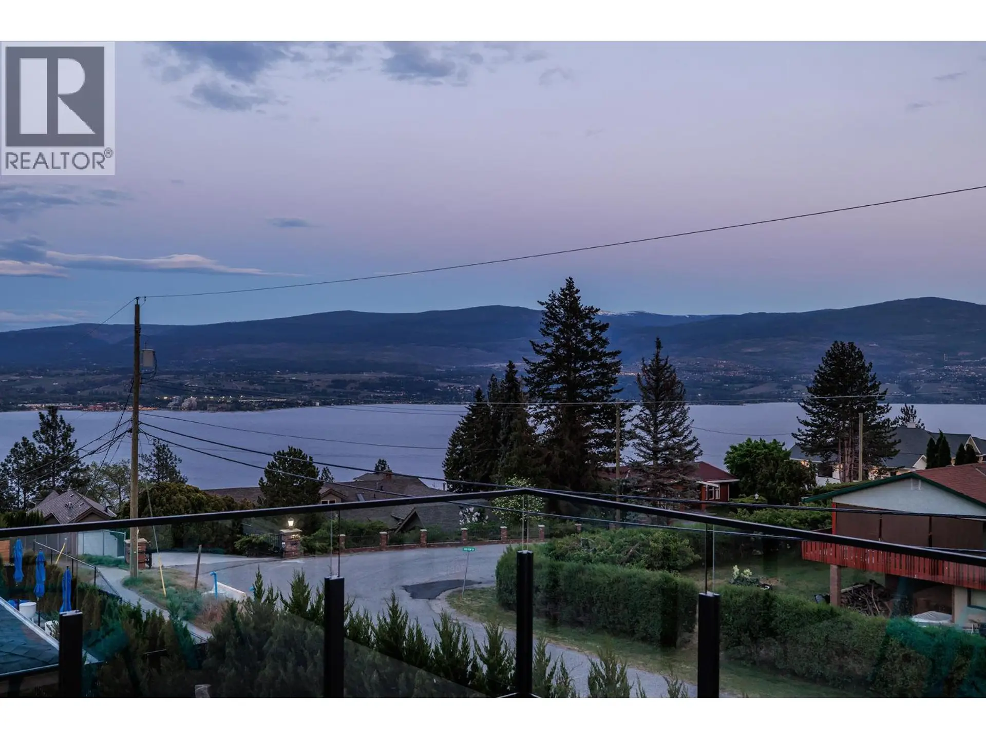 715 Lake Court - Image 18