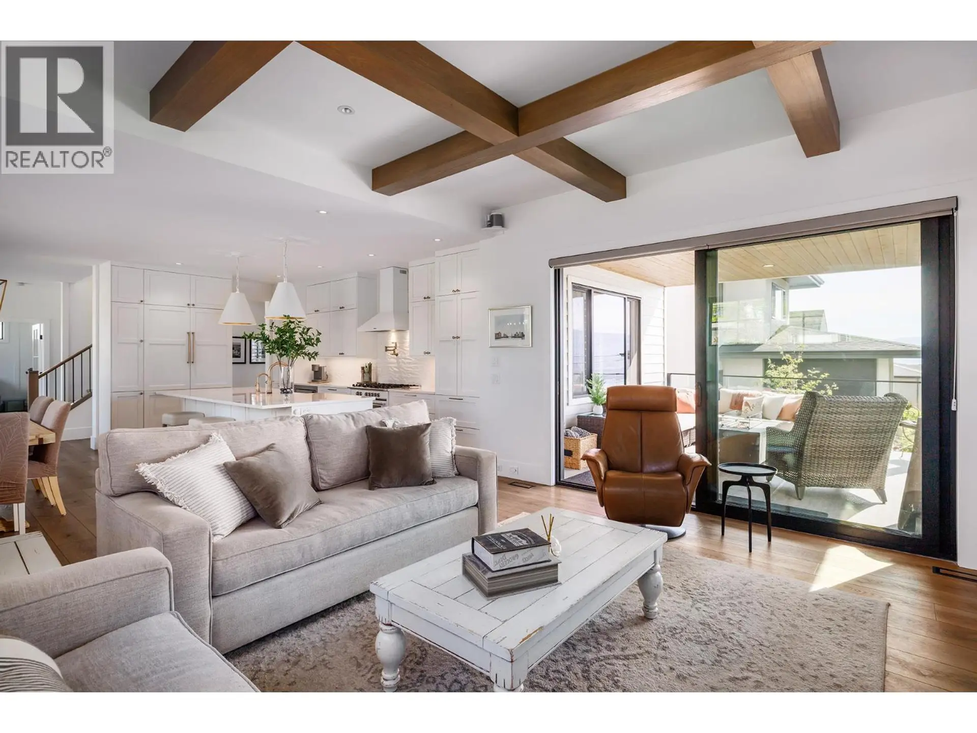 715 Lake Court - Image 4