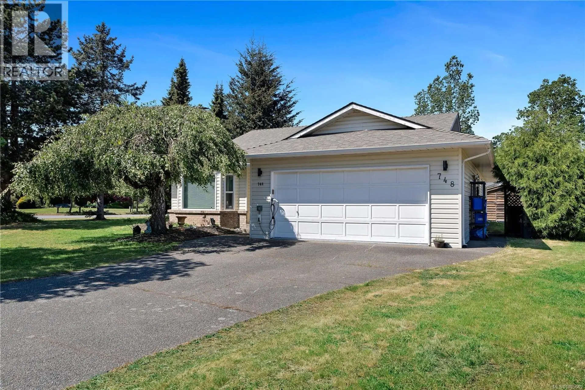 Property at 748 Macan Pl, Colwood, BC