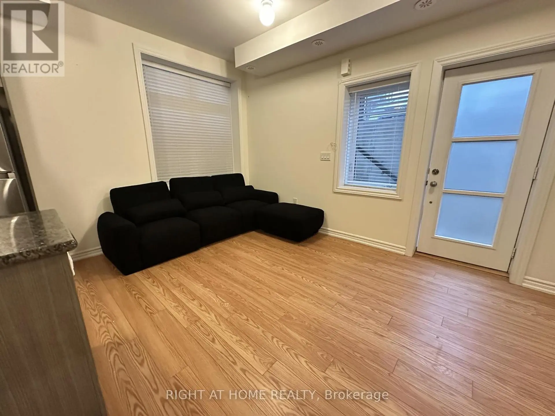 #602 50 HALLIFORD PLACE - Image 5