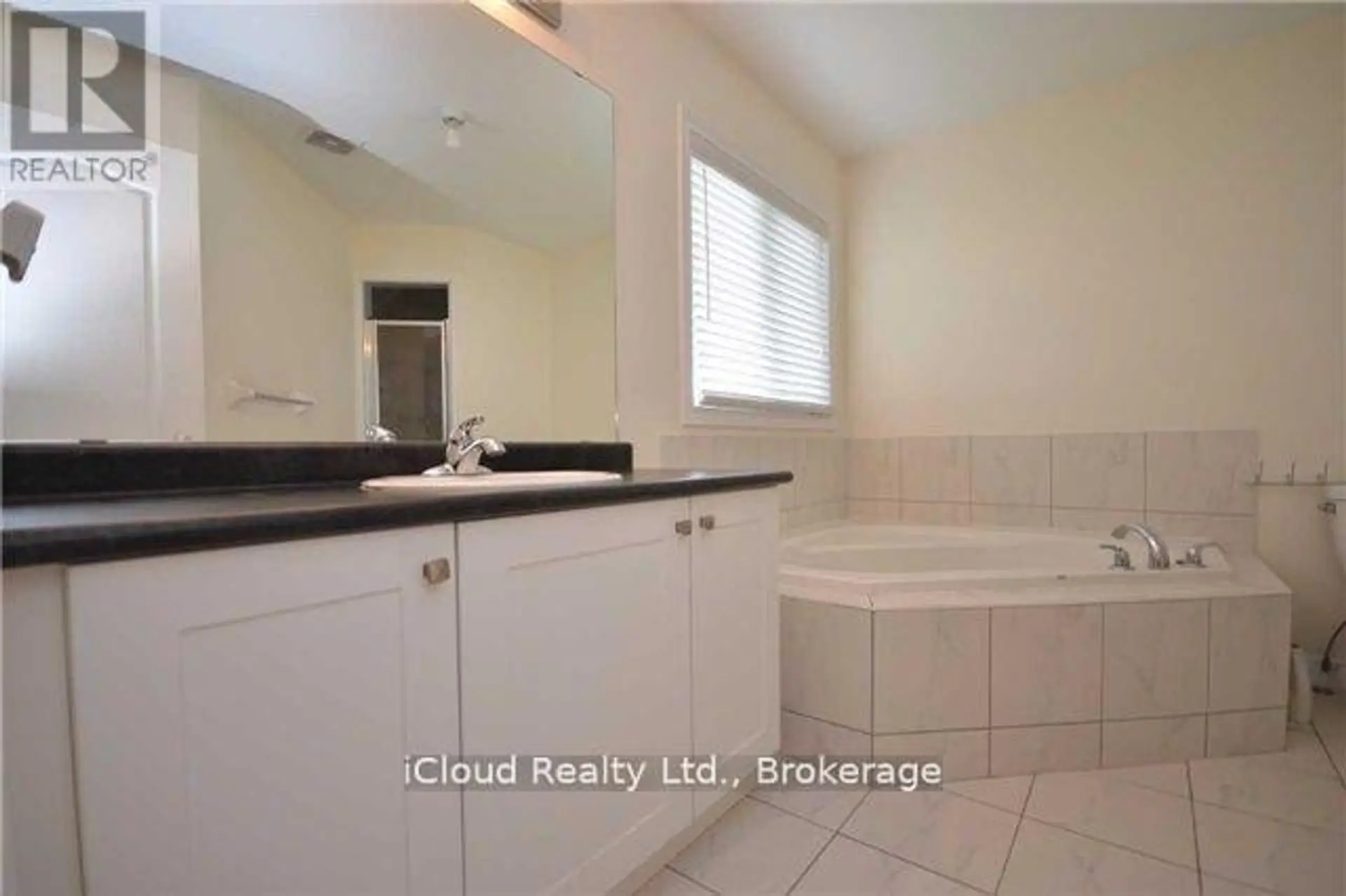 668 ARMSTRONG ROAD - Image 15