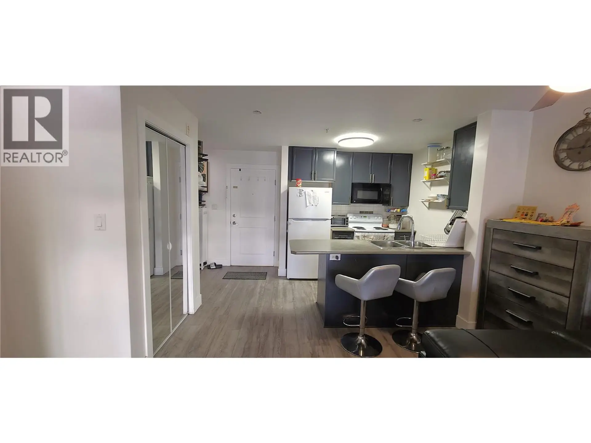 #206 256 Hastings Avenue - Image 6