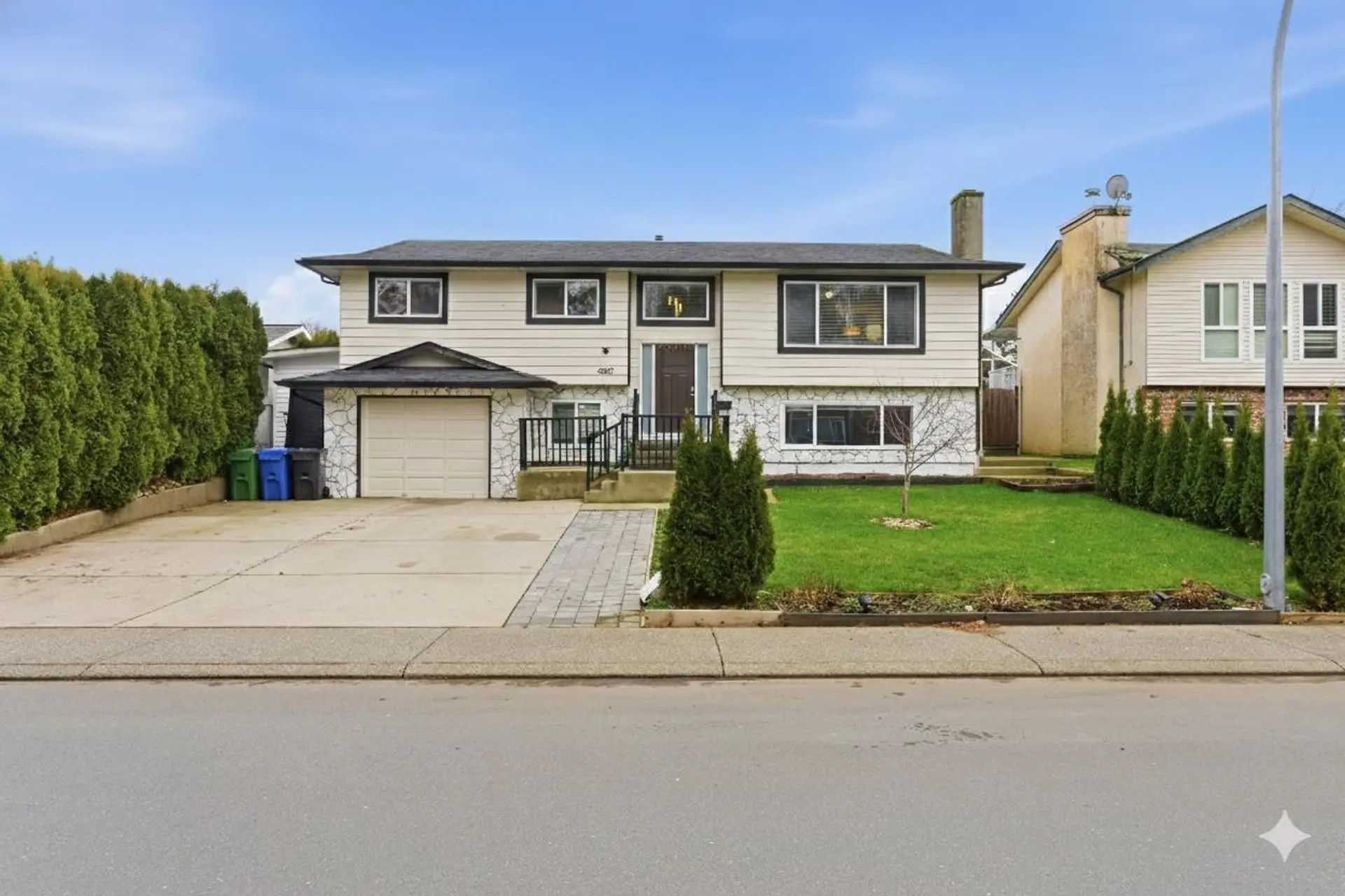 Property at 1460 Kaslo Court, Abbotsford, BC