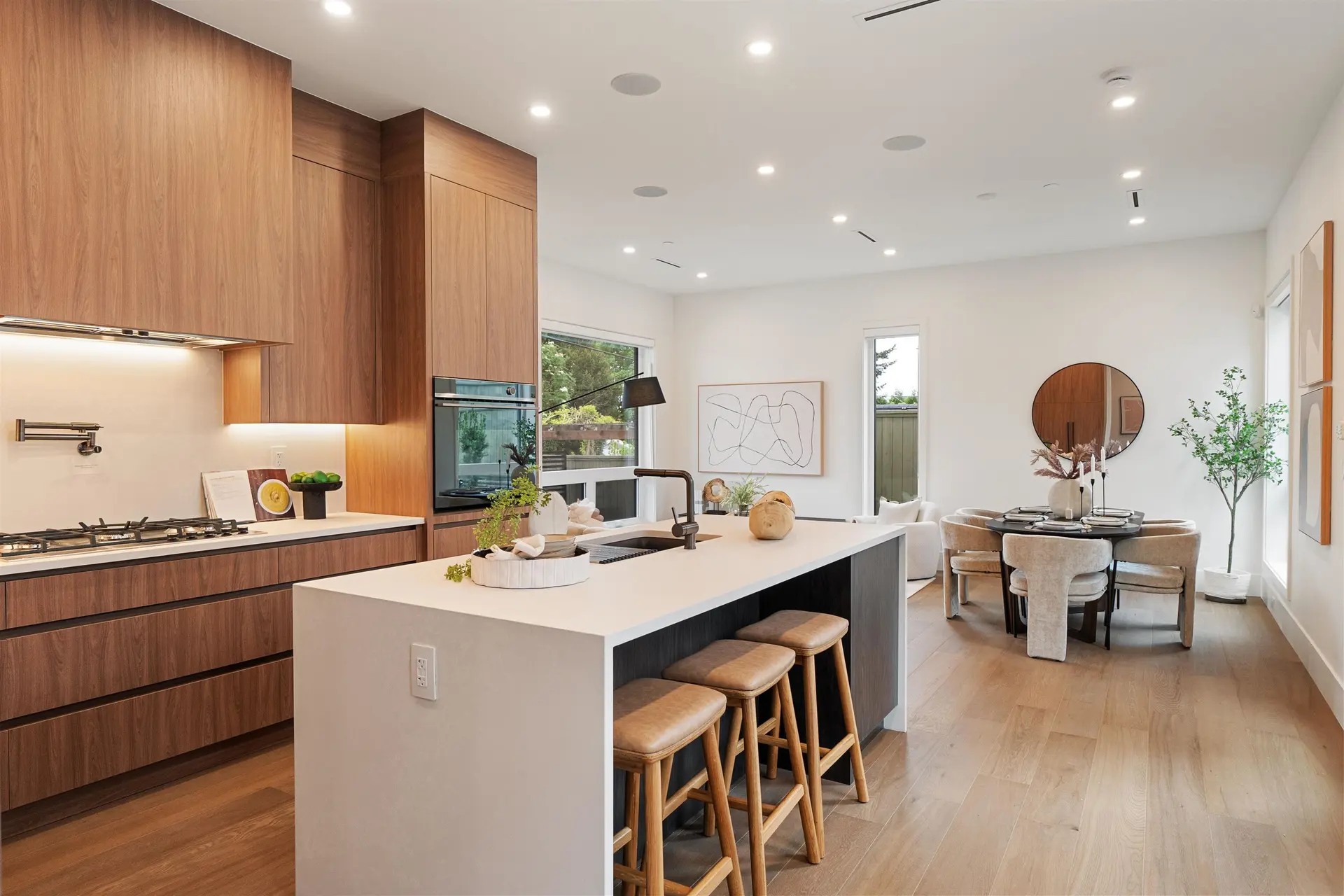 948 W 57th Avenue - Image 4