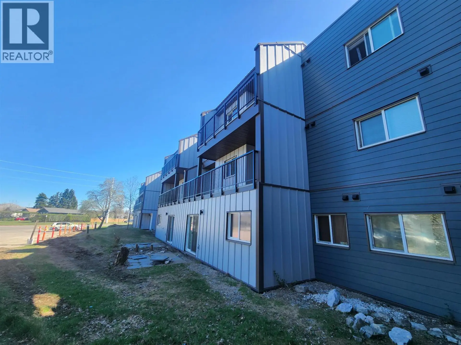 #202 3033 OSPIKA BOULEVARD - Image 2