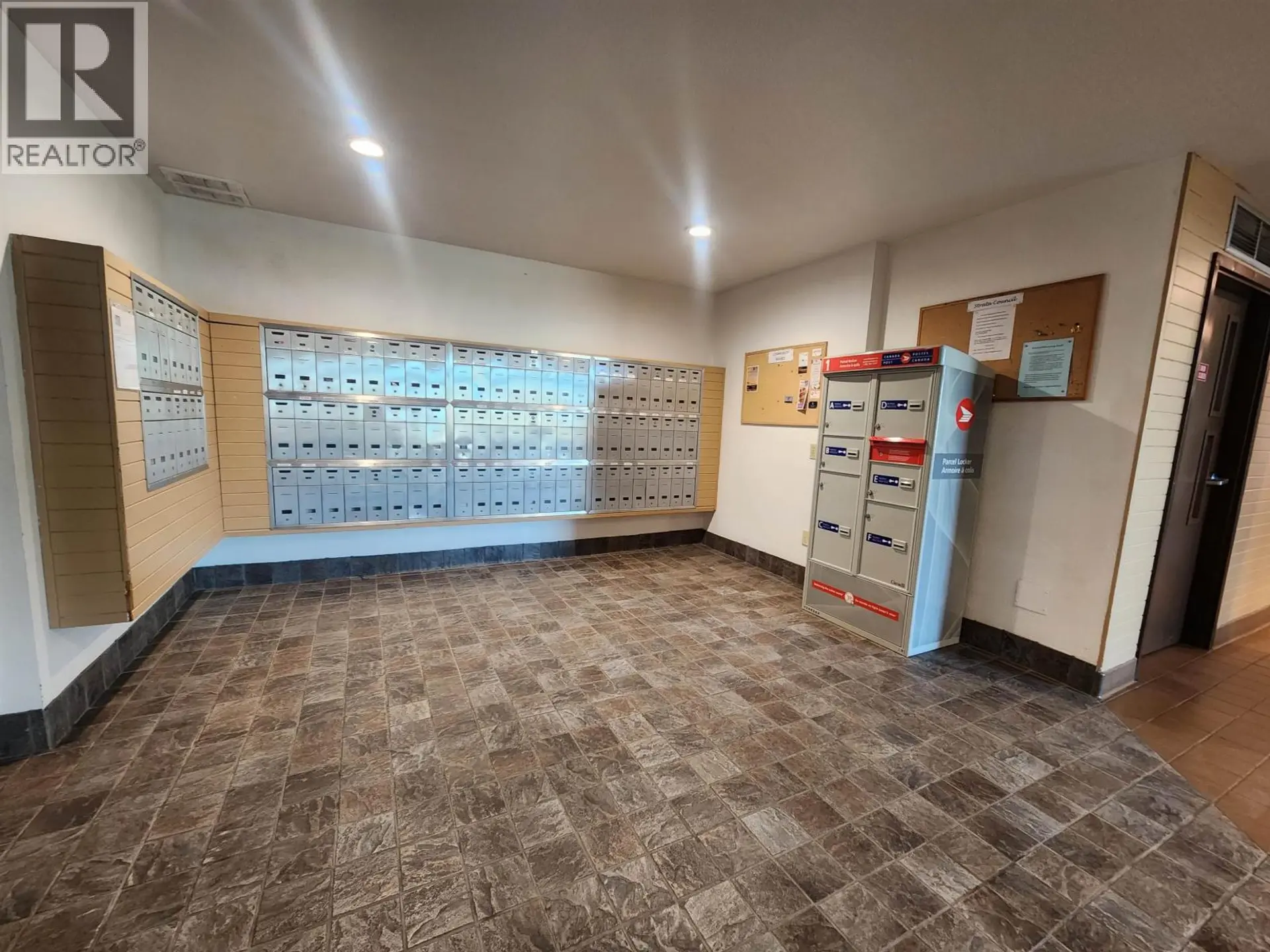 #202 3033 OSPIKA BOULEVARD - Image 16